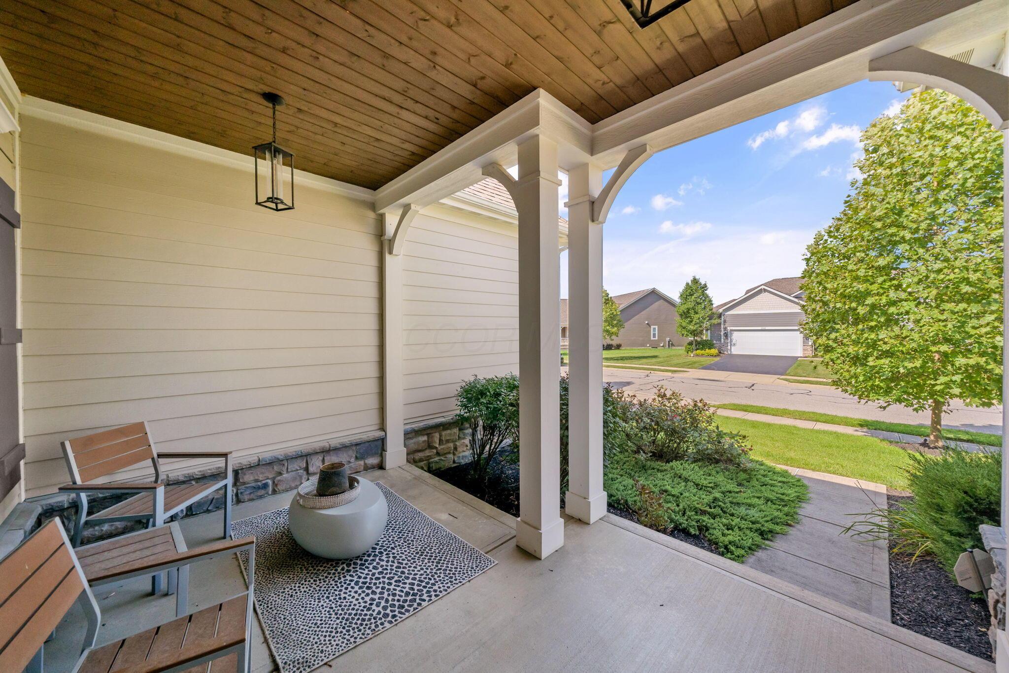 2596 Clemton Park E Property Photo 3