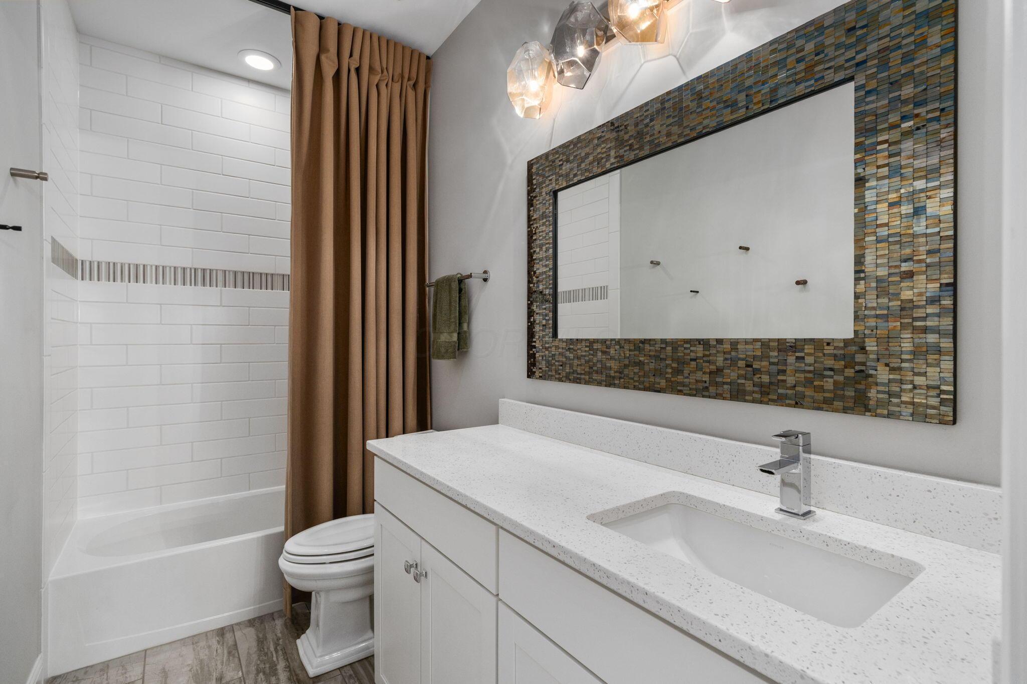 2596 Clemton Park E Property Photo 9