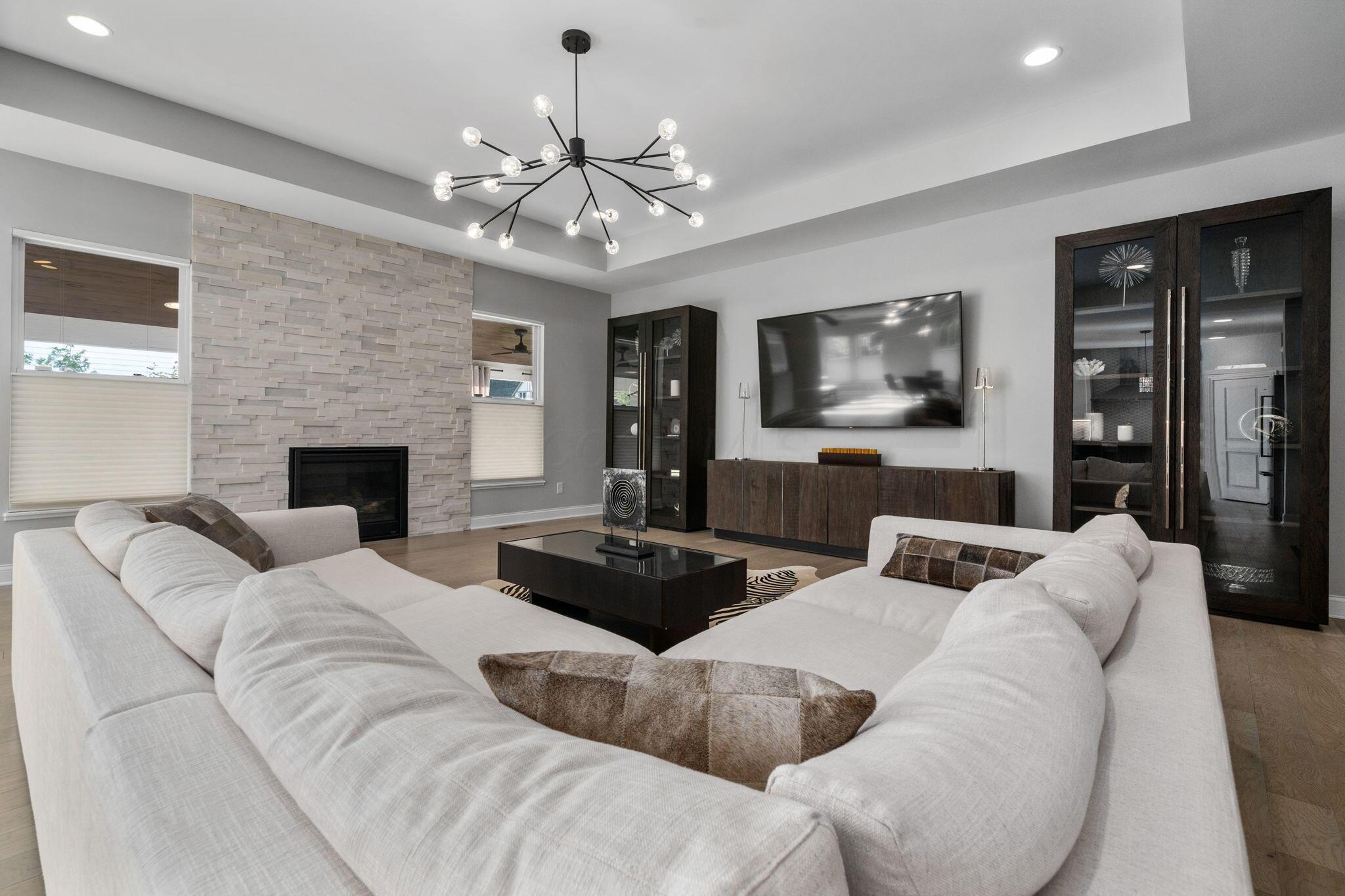 2596 Clemton Park E Property Photo 13