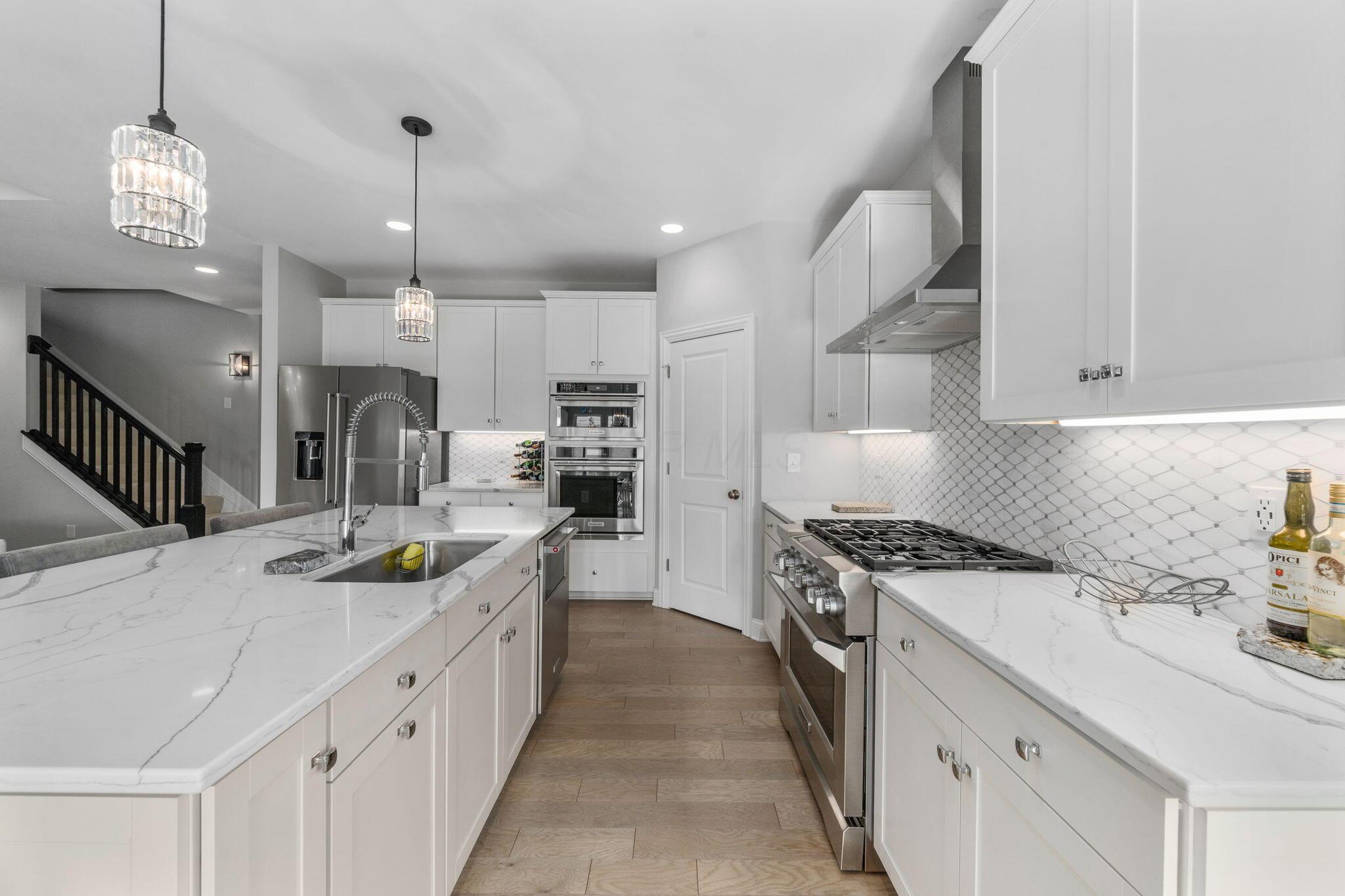 2596 Clemton Park E Property Photo 21
