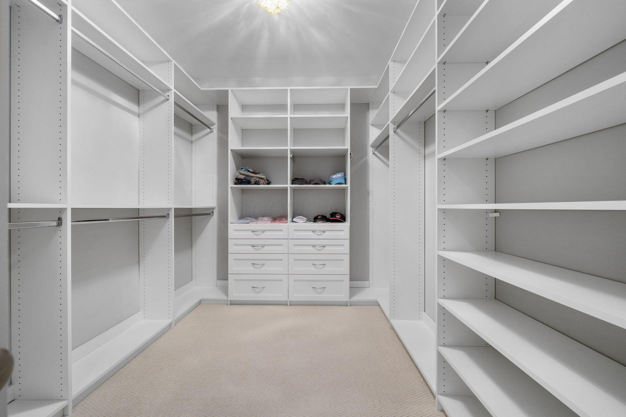2596 Clemton Park E Property Photo 42