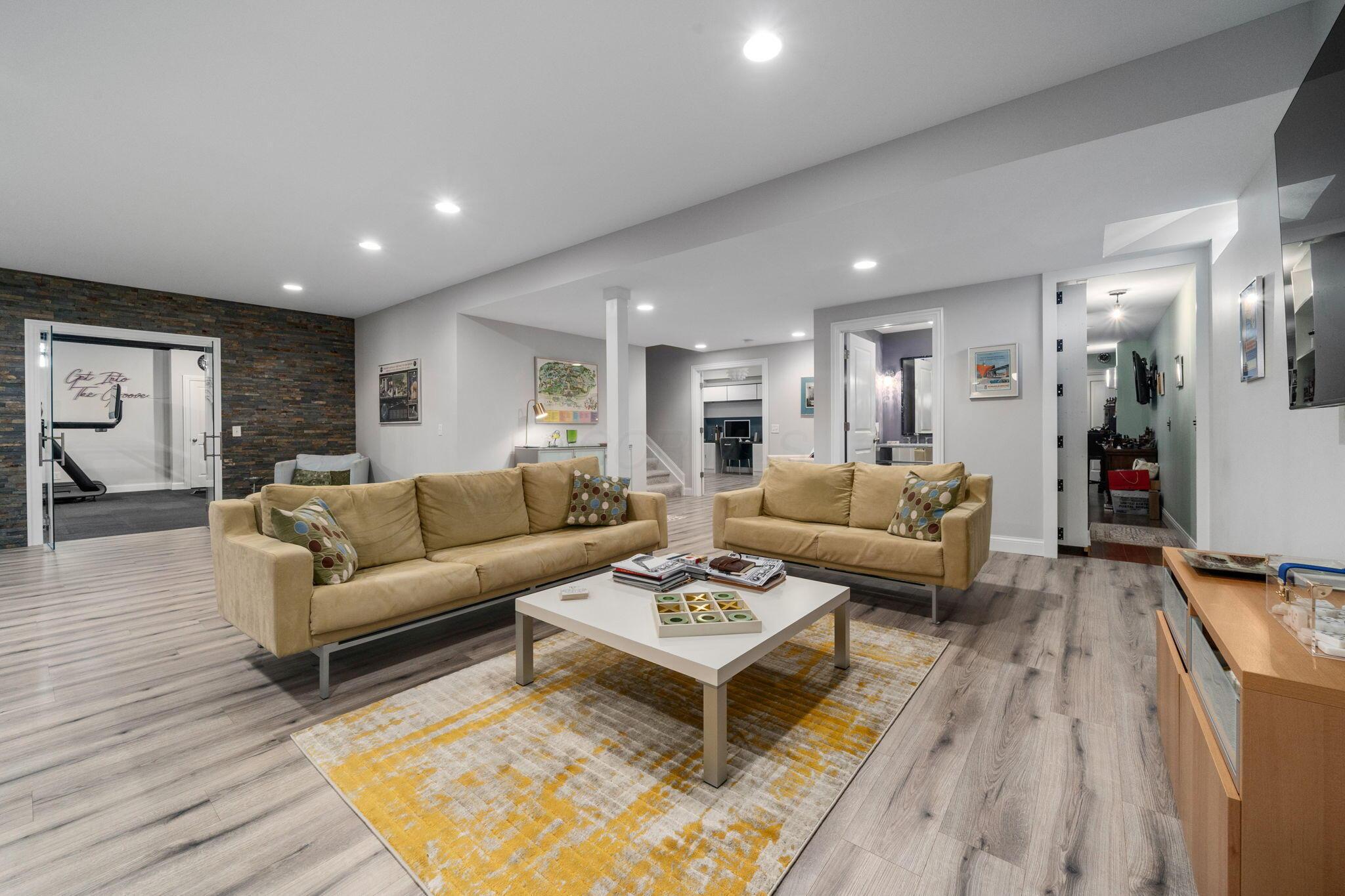 2596 Clemton Park E Property Photo 49