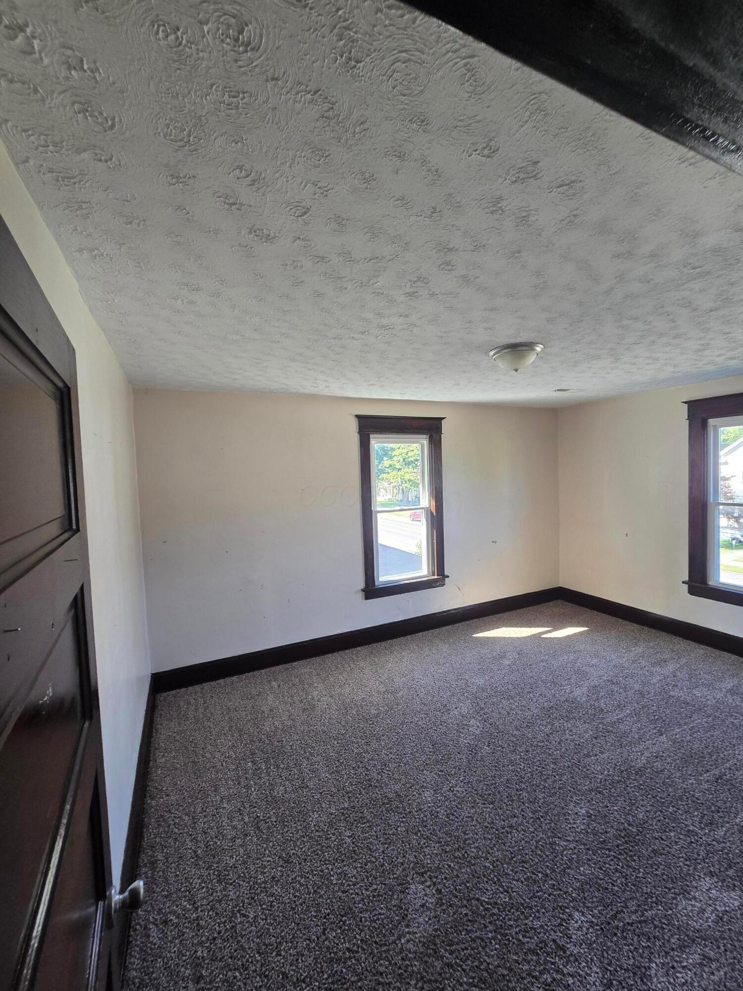 324 E 6th Avenue Property Photo 14