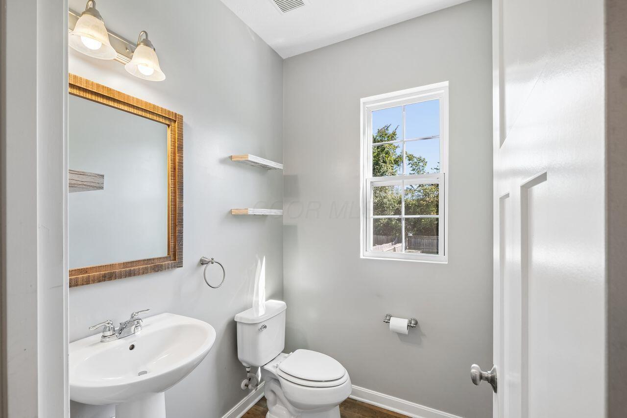 594 Eisen Drive Property Photo 32