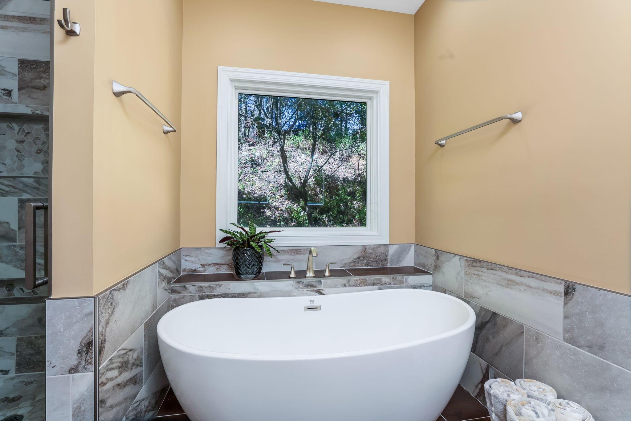 256 Pinehurst Drive Property Photo 18
