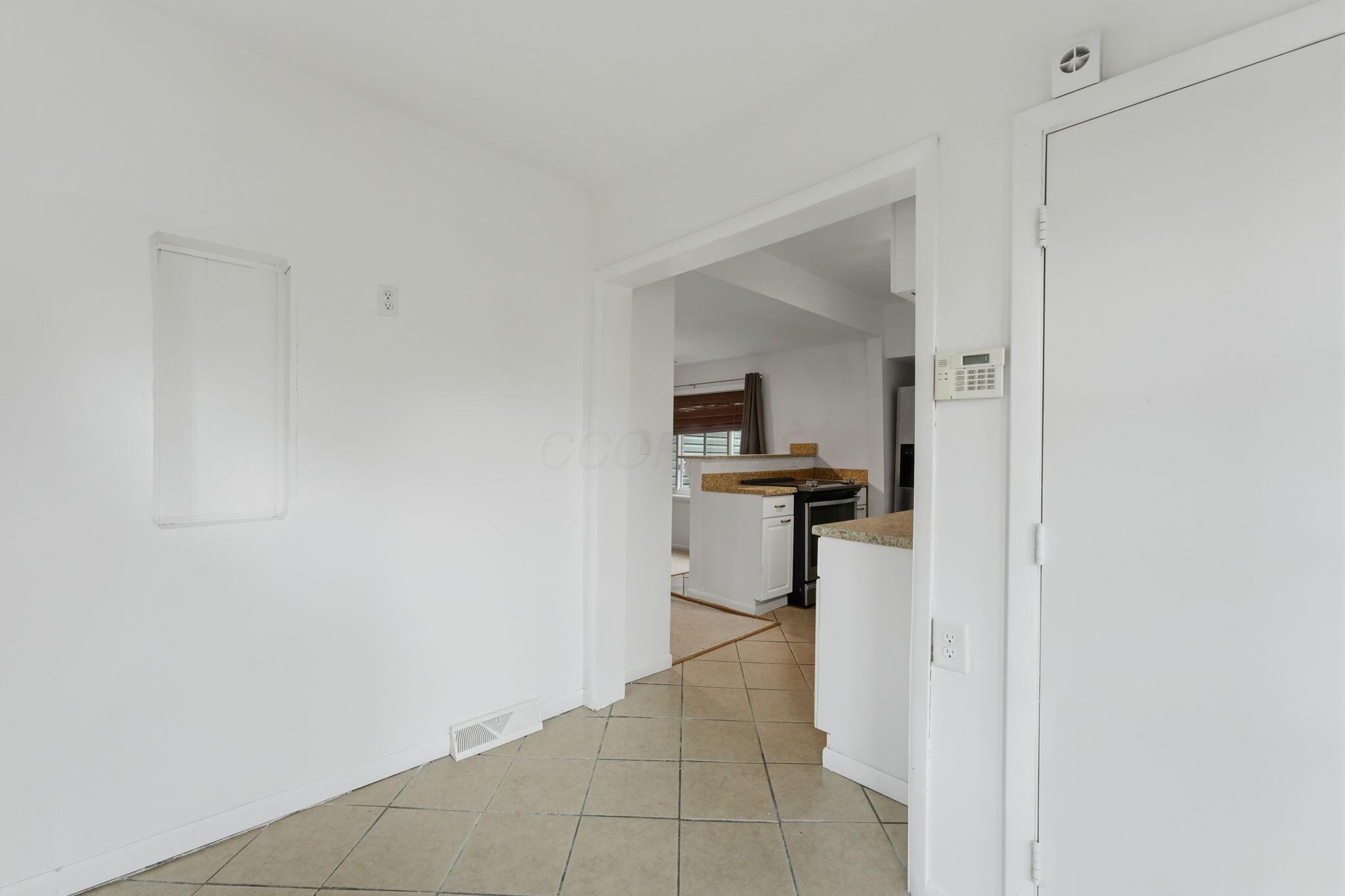 546 E Jenkins Avenue Property Photo 3