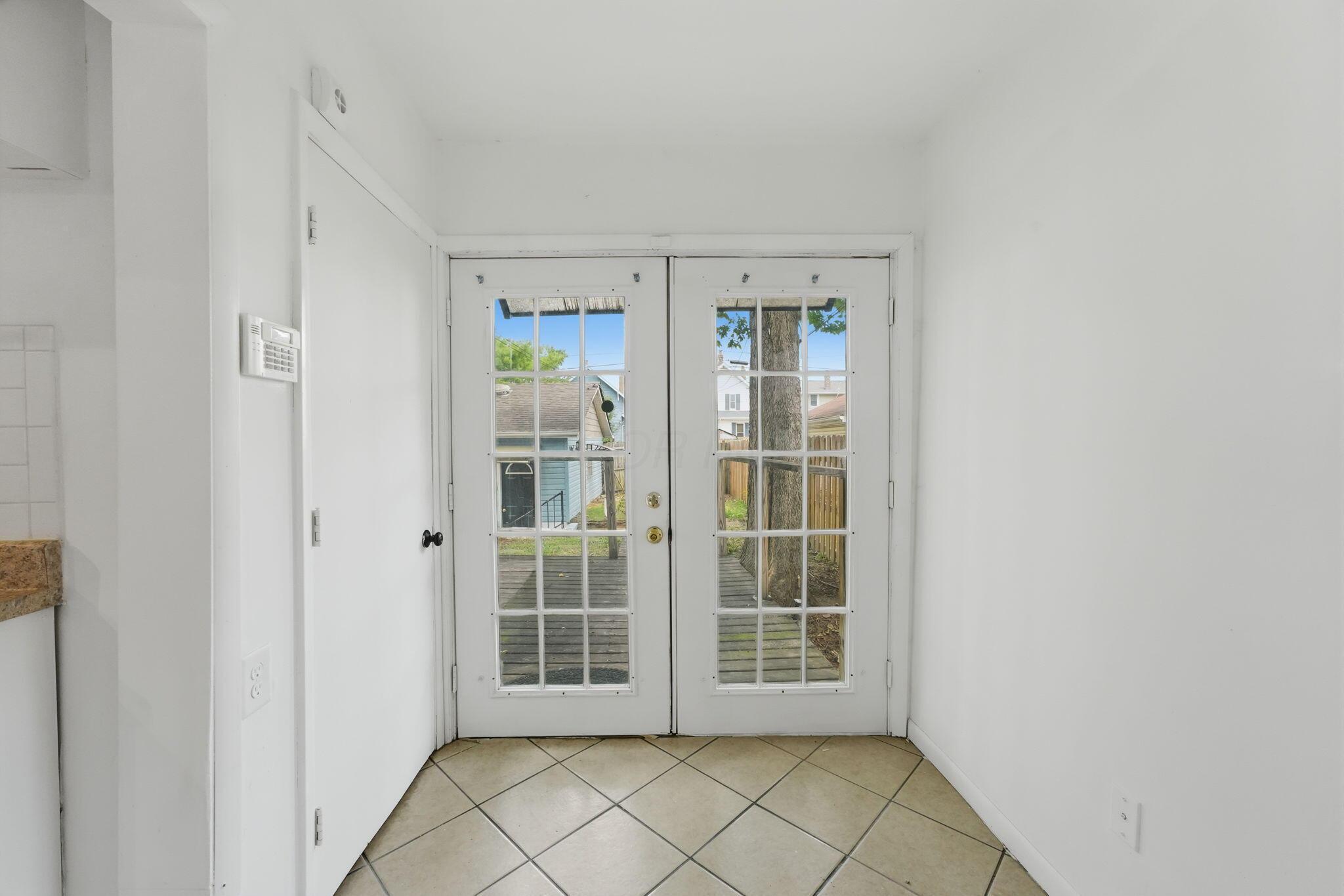 546 E Jenkins Avenue Property Photo 4