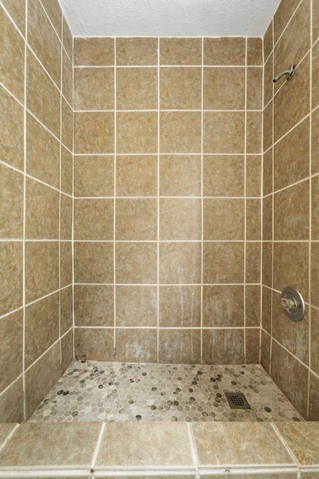 546 E Jenkins Avenue Property Photo 14