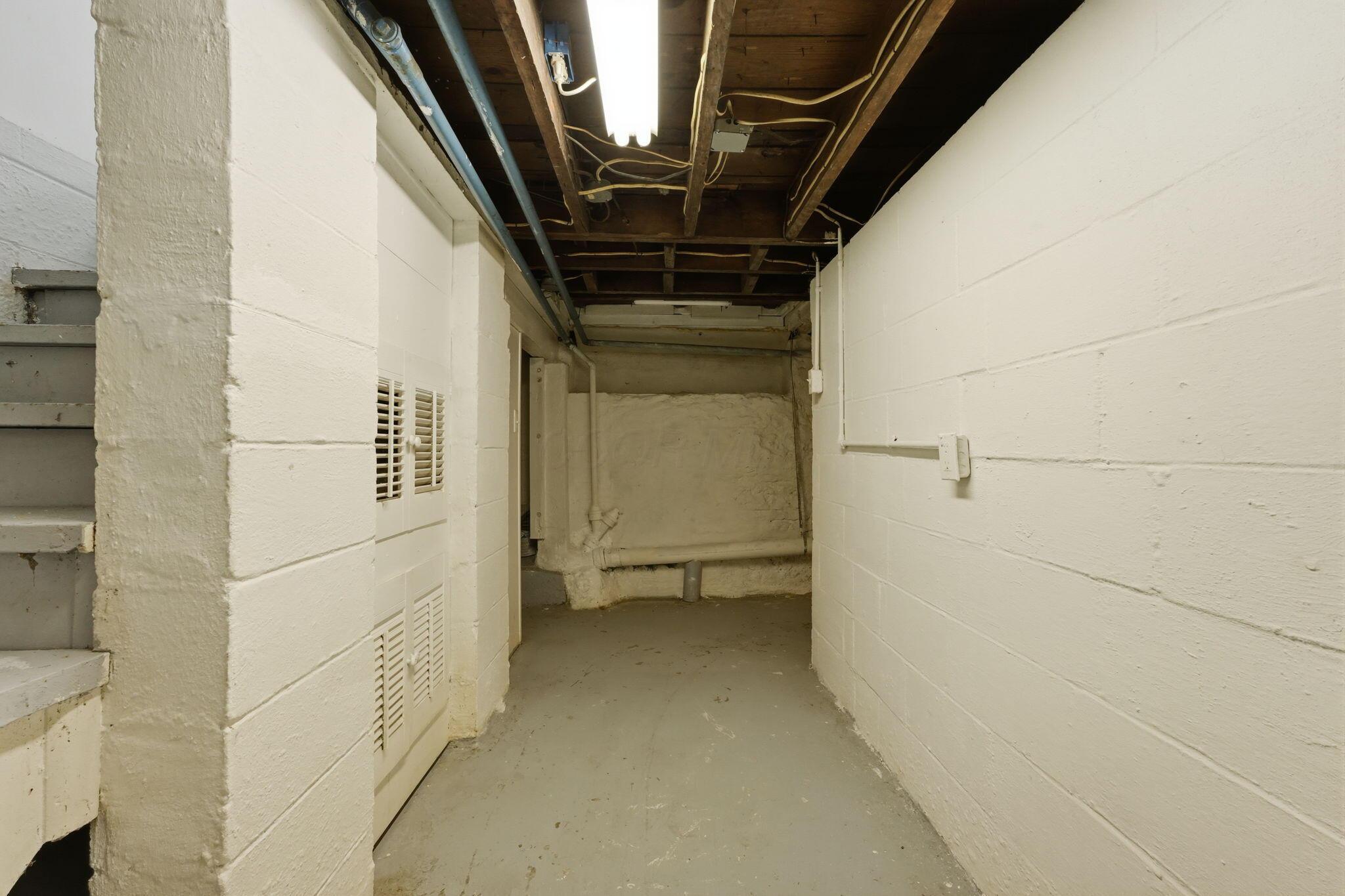 546 E Jenkins Avenue Property Photo 32