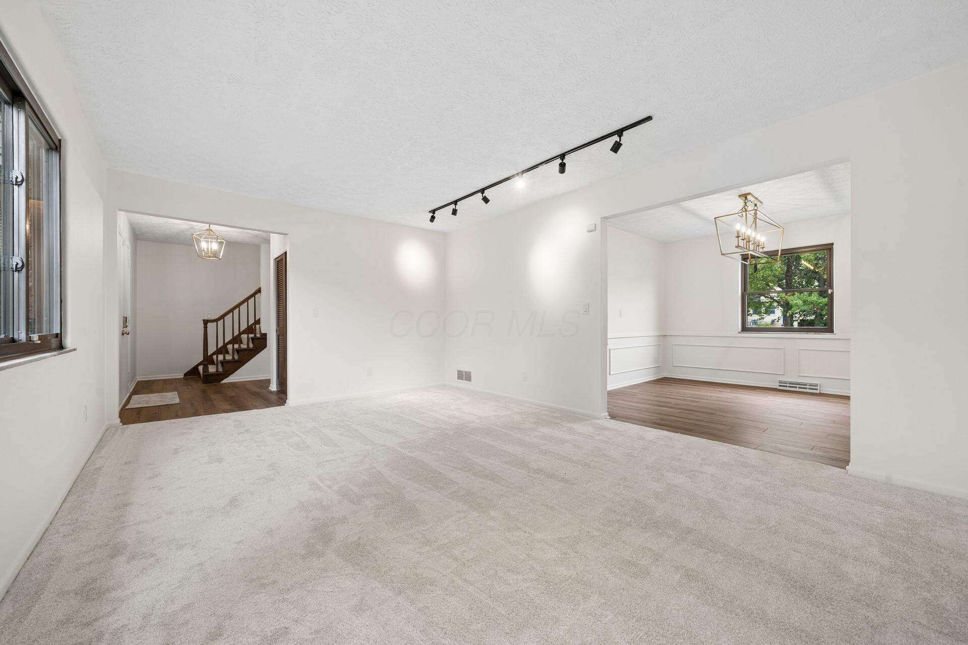 2900 Granada Hills Drive Property Photo 6