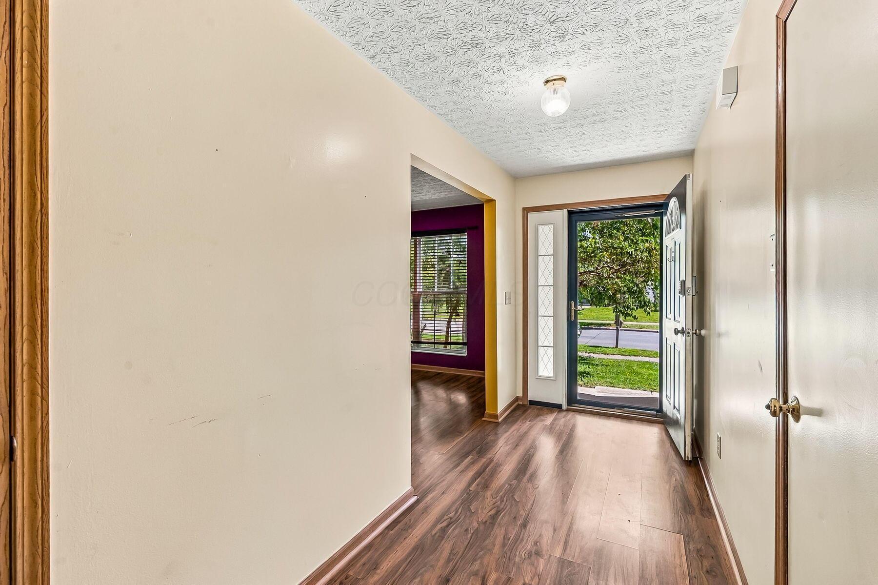 1143 Insco Loop Property Photo 2