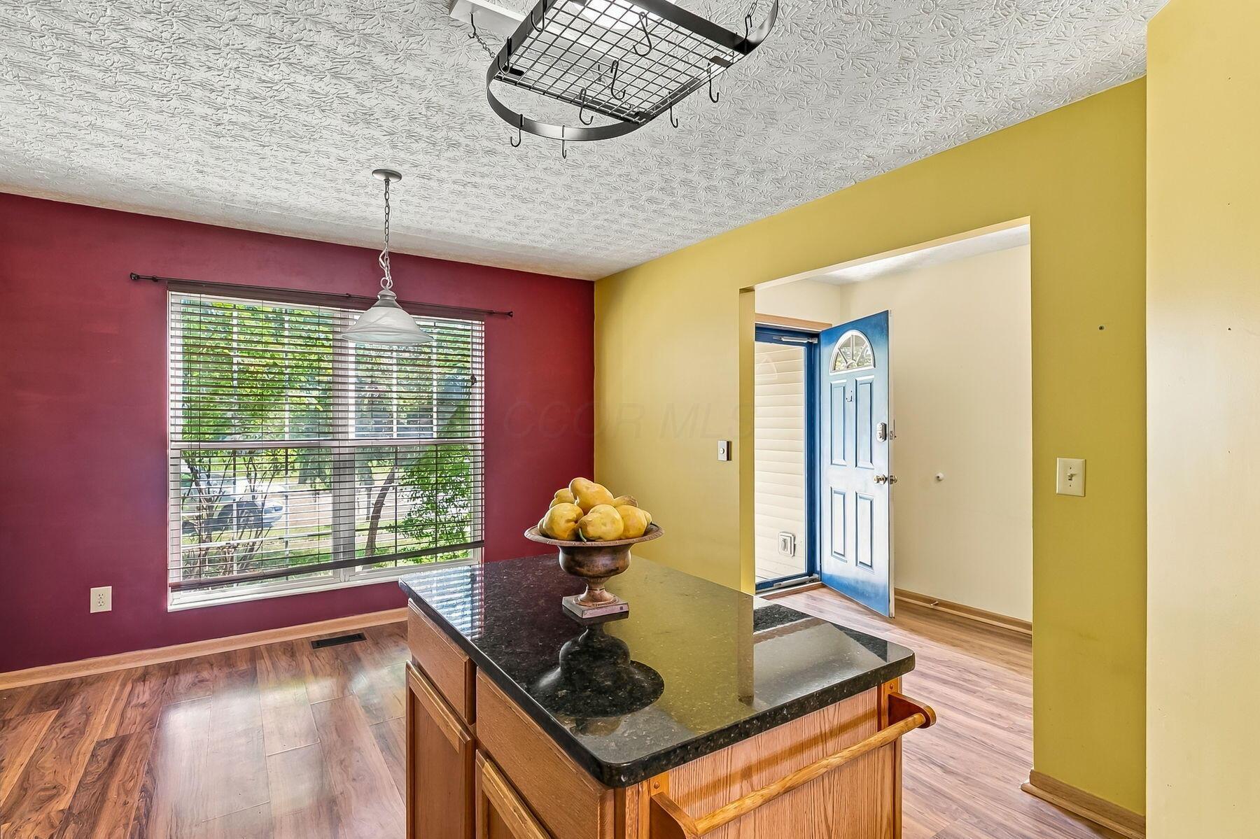 1143 Insco Loop Property Photo 4