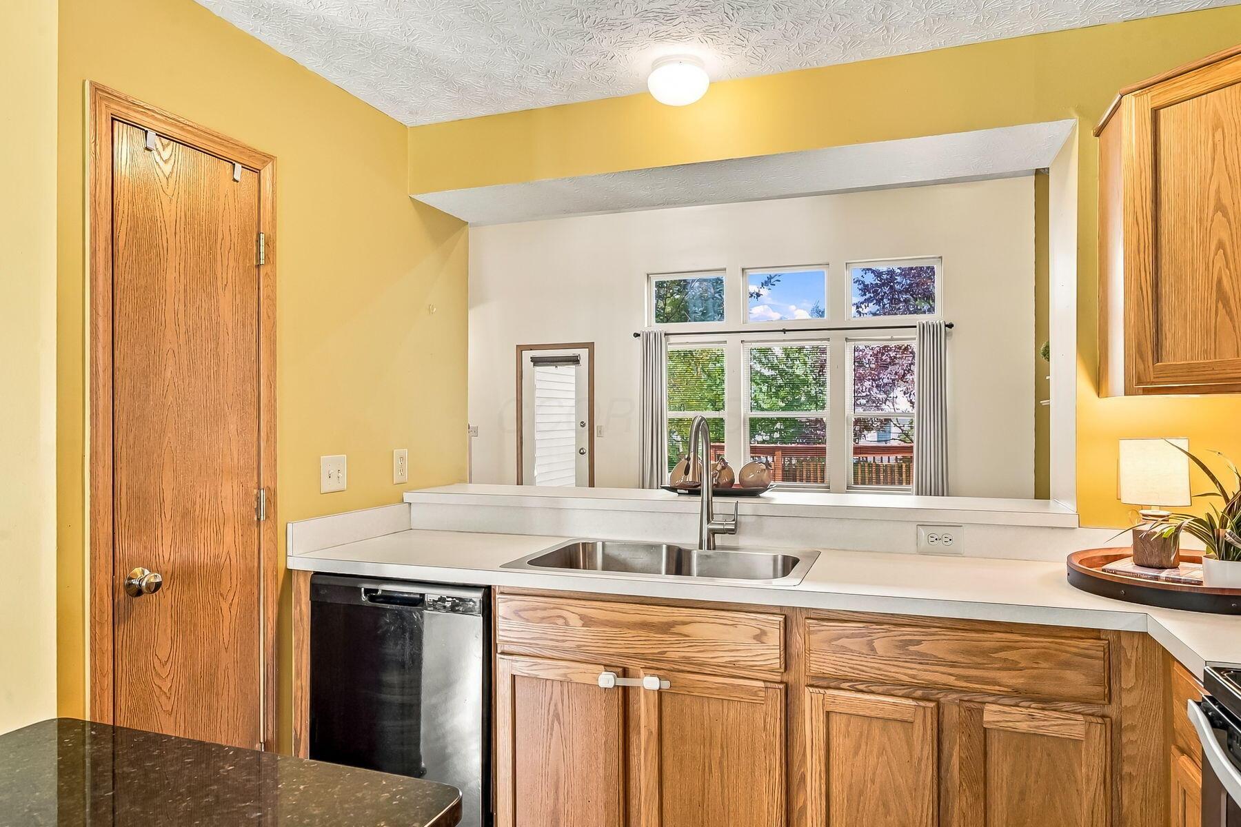 1143 Insco Loop Property Photo 5