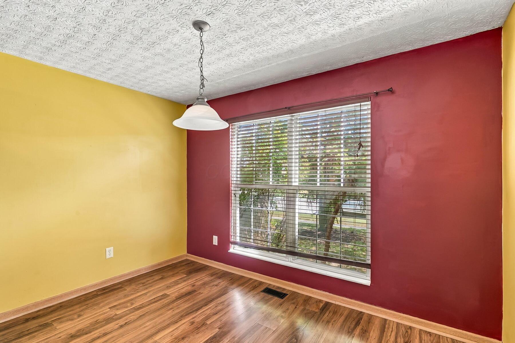 1143 Insco Loop Property Photo 7