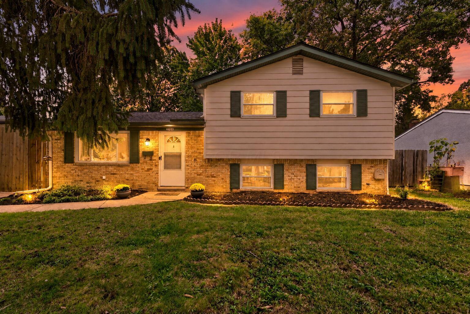 2755 Cryodon Boulevard W Property Photo 1