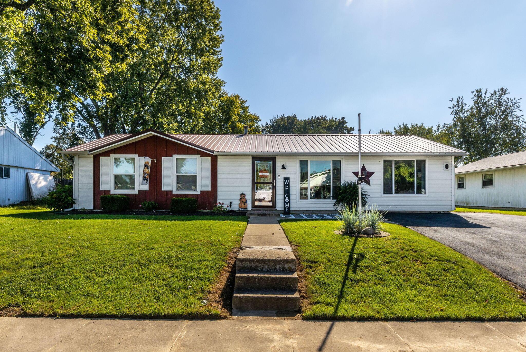 305 Meadow Drive Property Photo 1