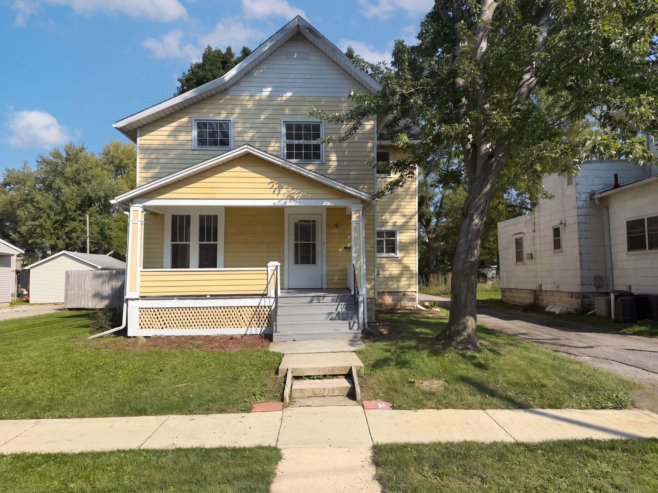 320 S High Street Property Photo 1
