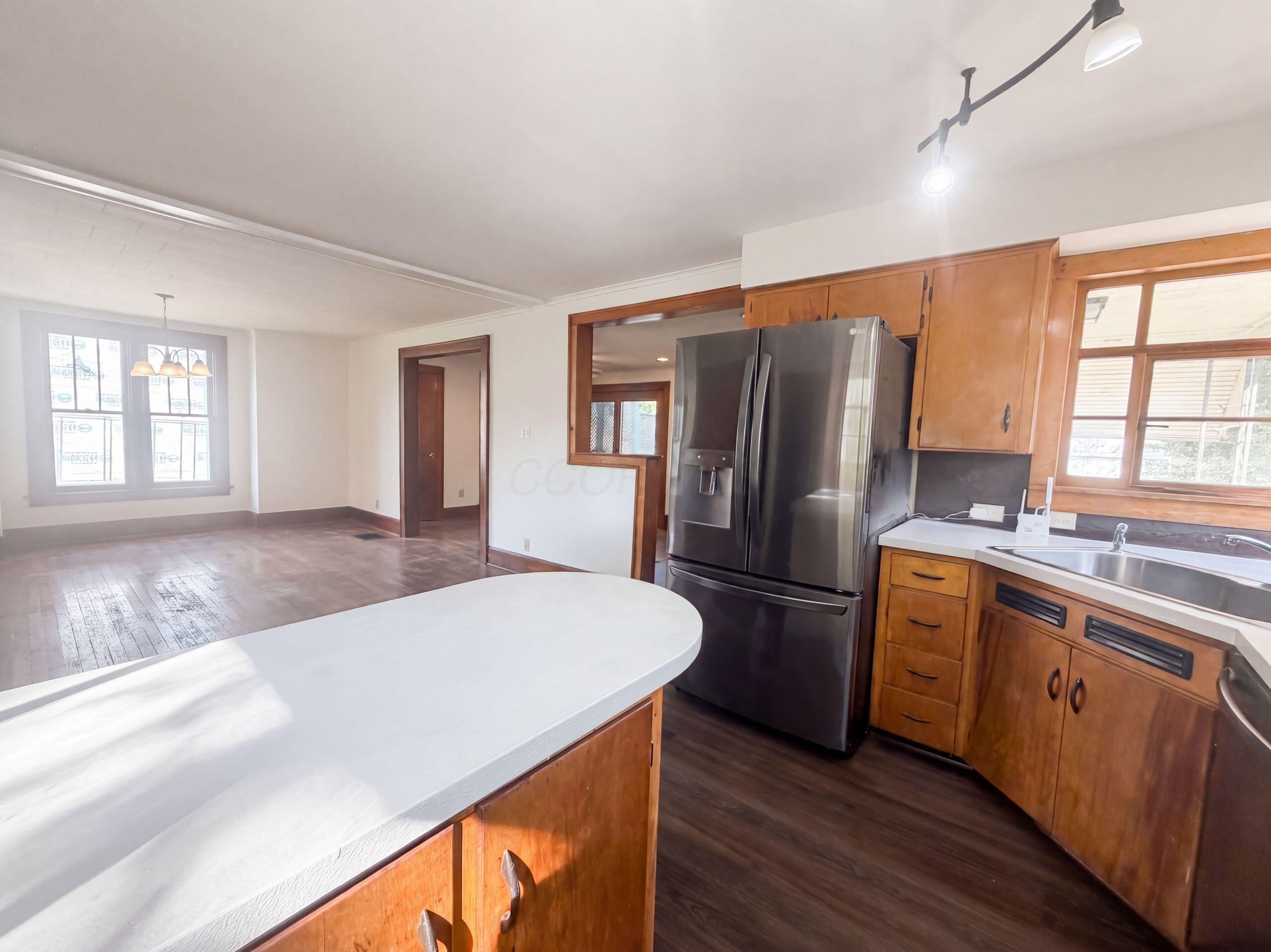 320 S High Street Property Photo 13