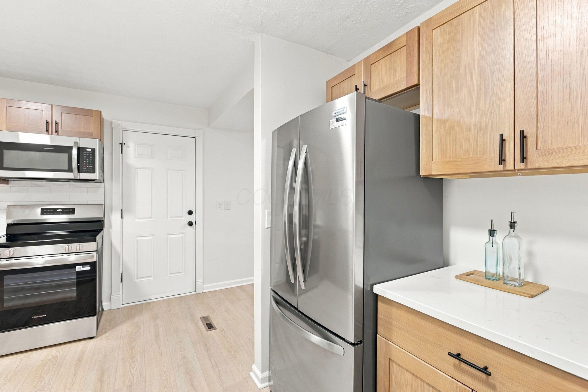 3328 Everson Road E Property Photo 14