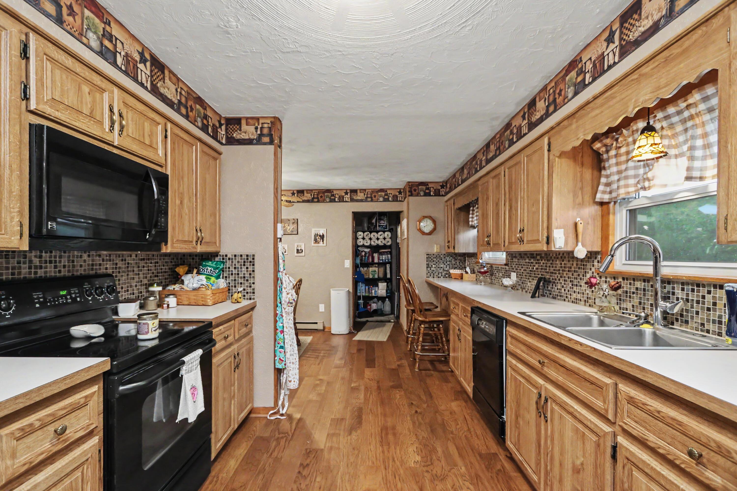 1812 Base Line Road W Property Photo 7