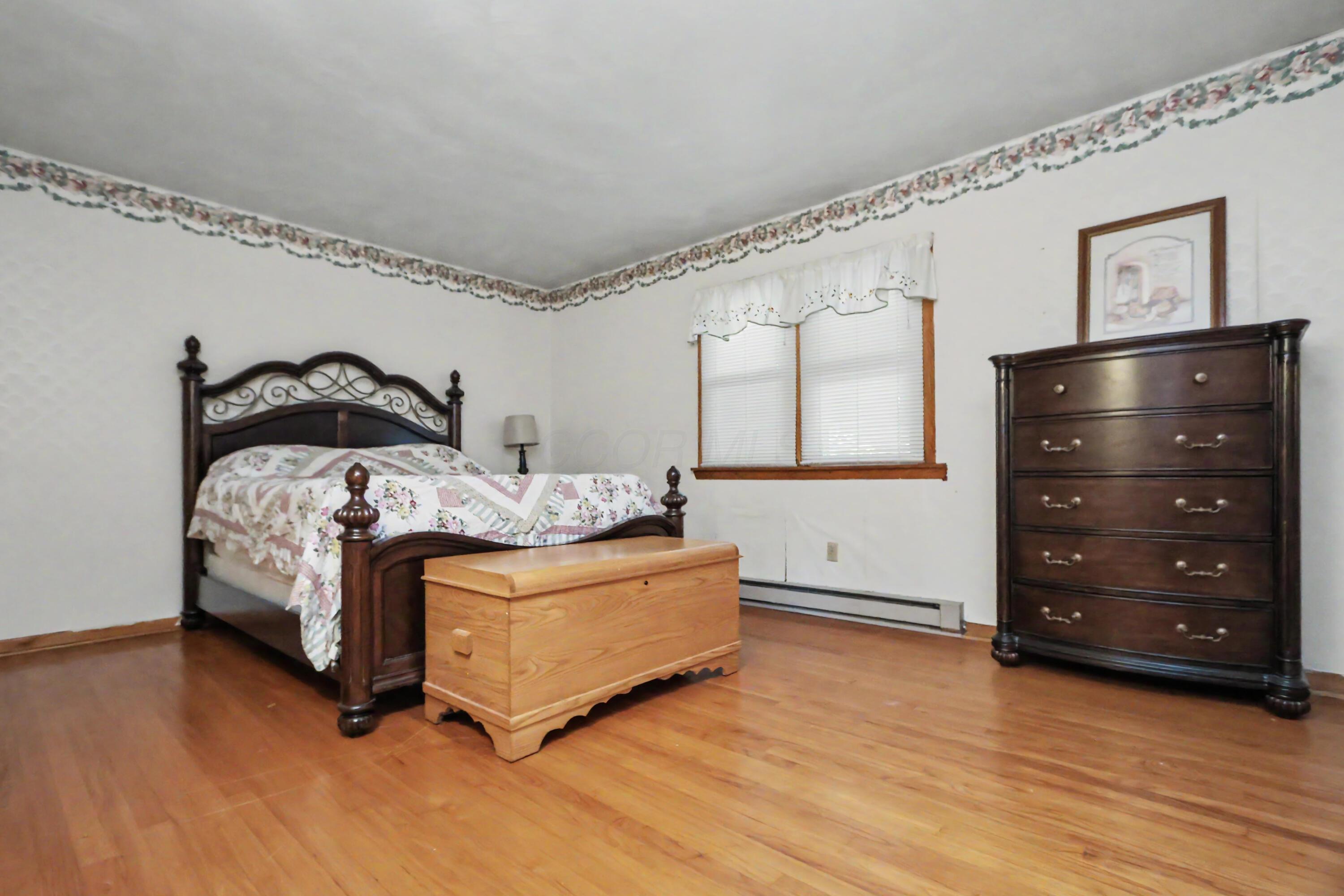 1812 Base Line Road W Property Photo 13