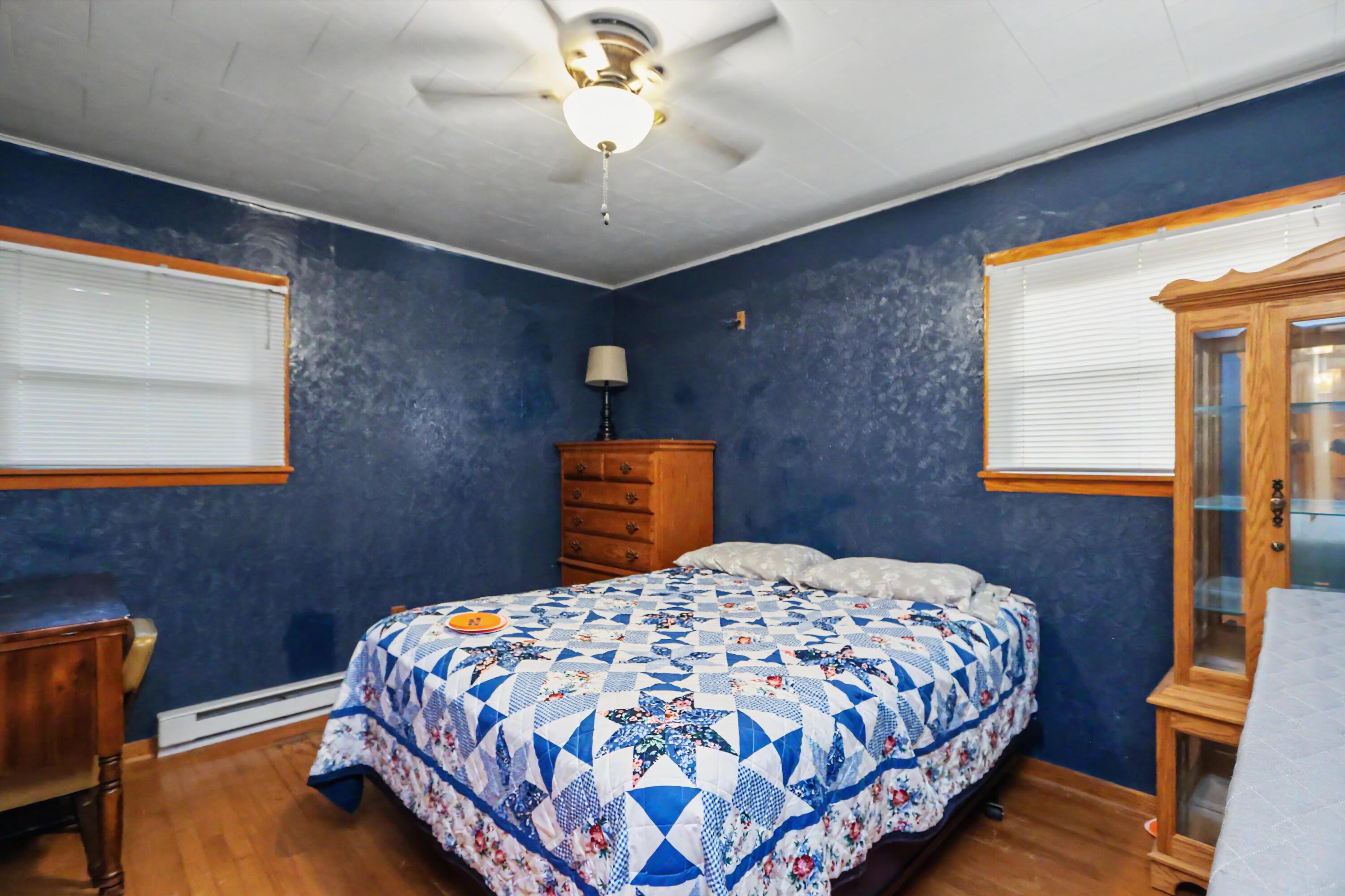 1812 Base Line Road W Property Photo 20