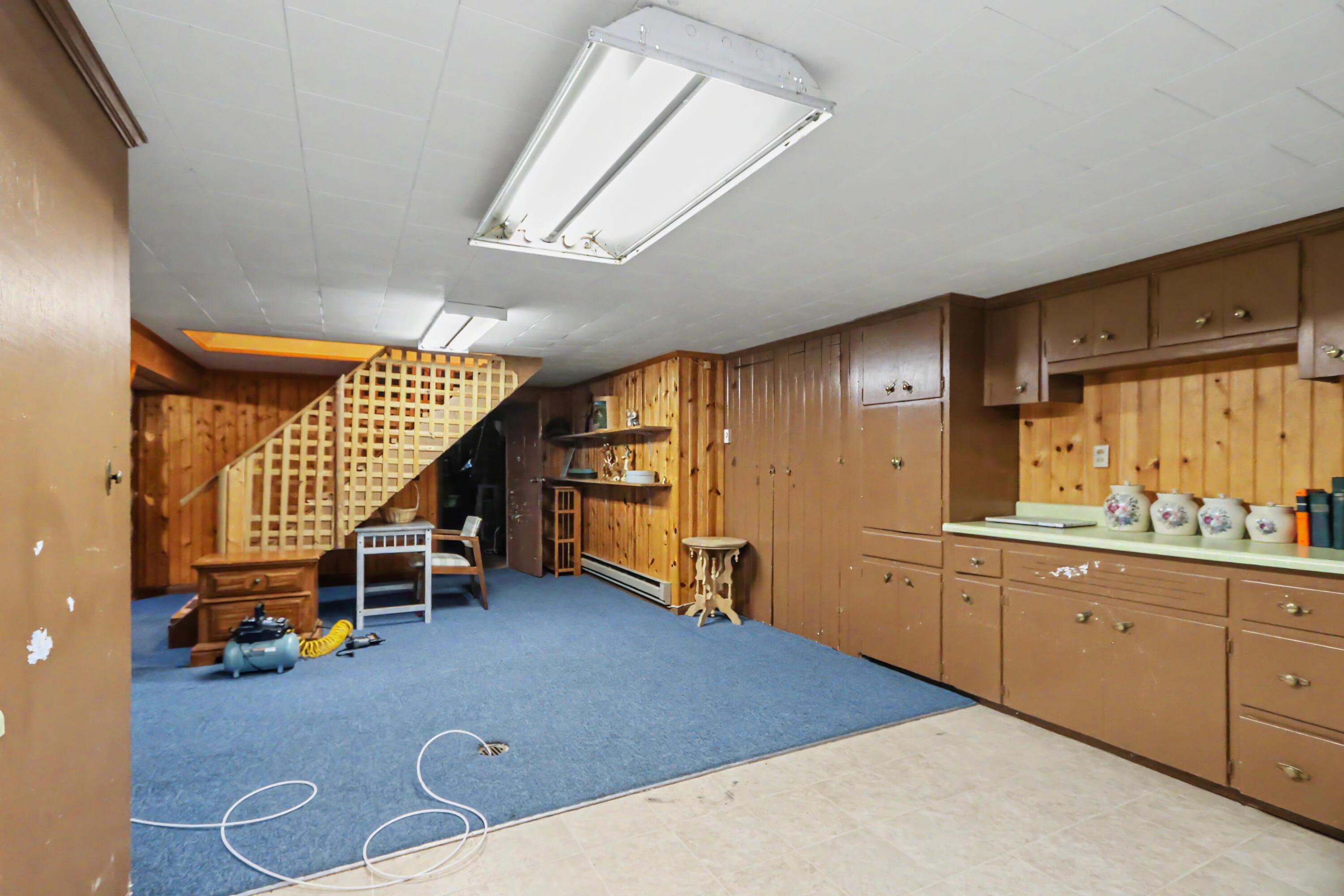 1812 Base Line Road W Property Photo 27