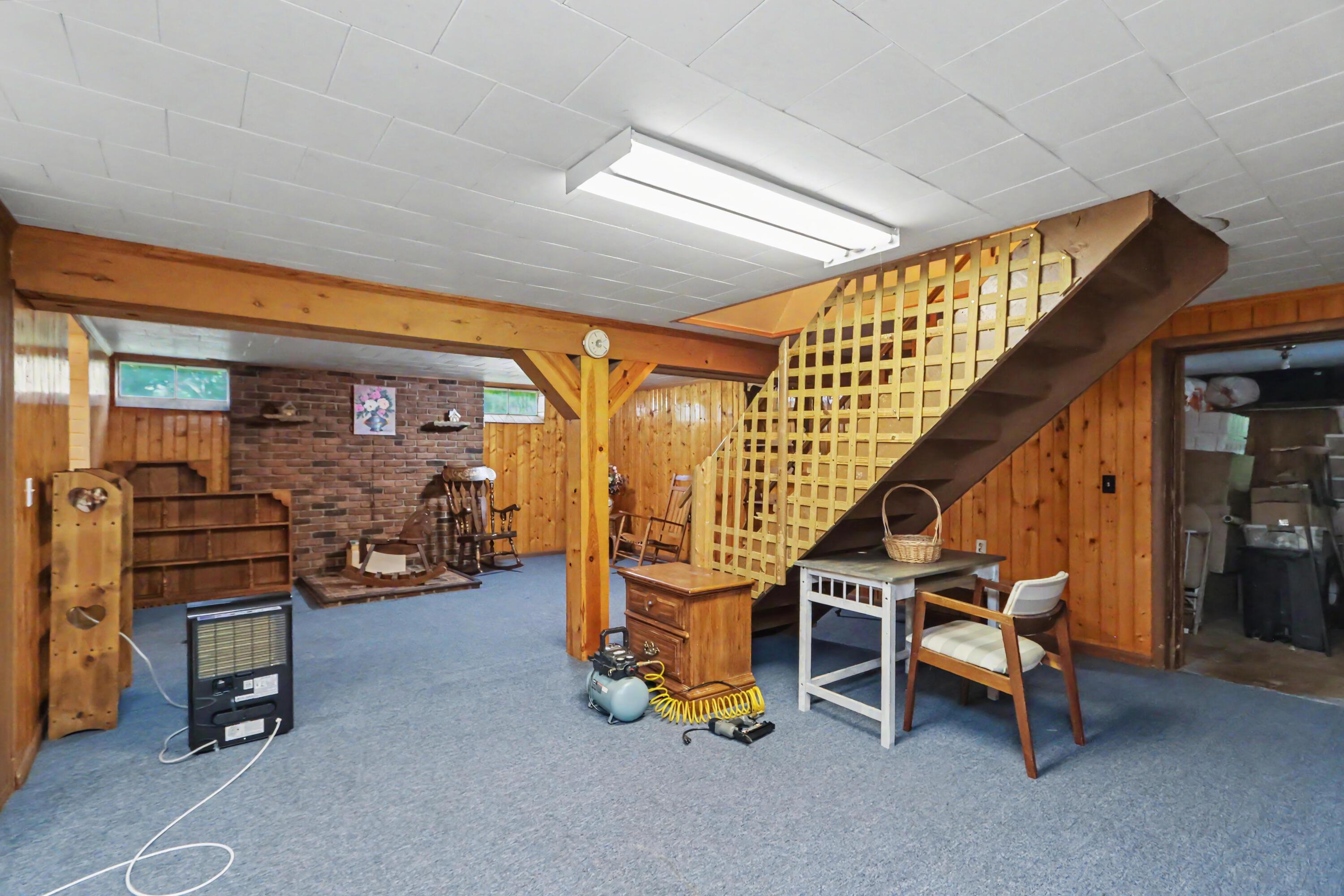 1812 Base Line Road W Property Photo 28