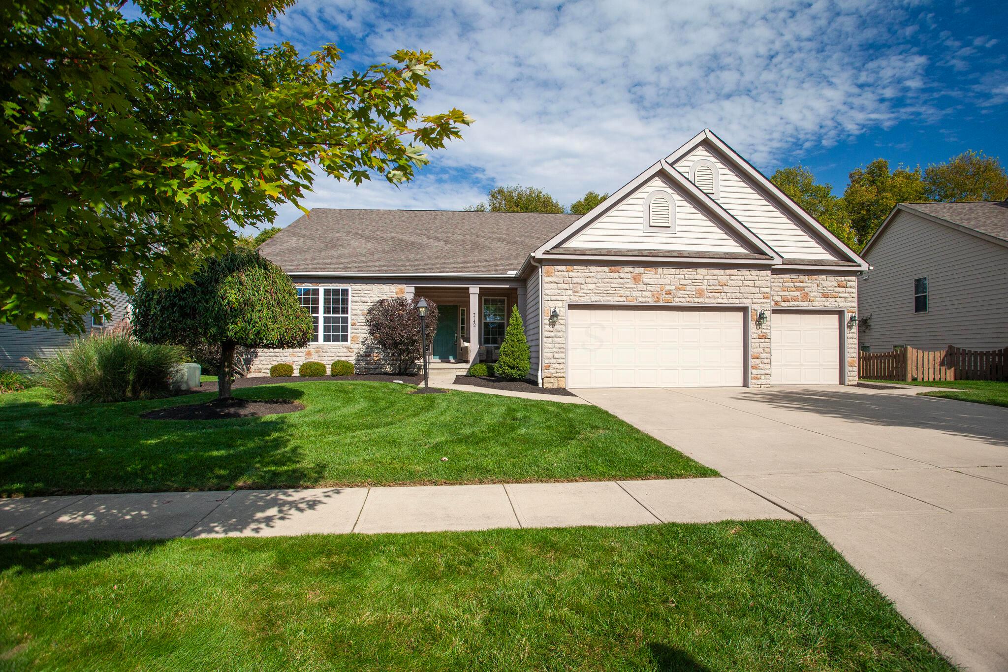 7742 Maple Run Lane Property Photo 1