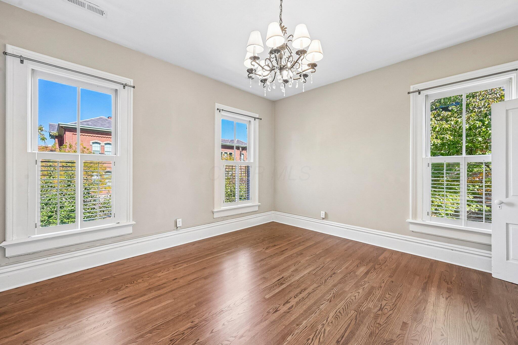 37 Stewart Avenue Property Photo 29