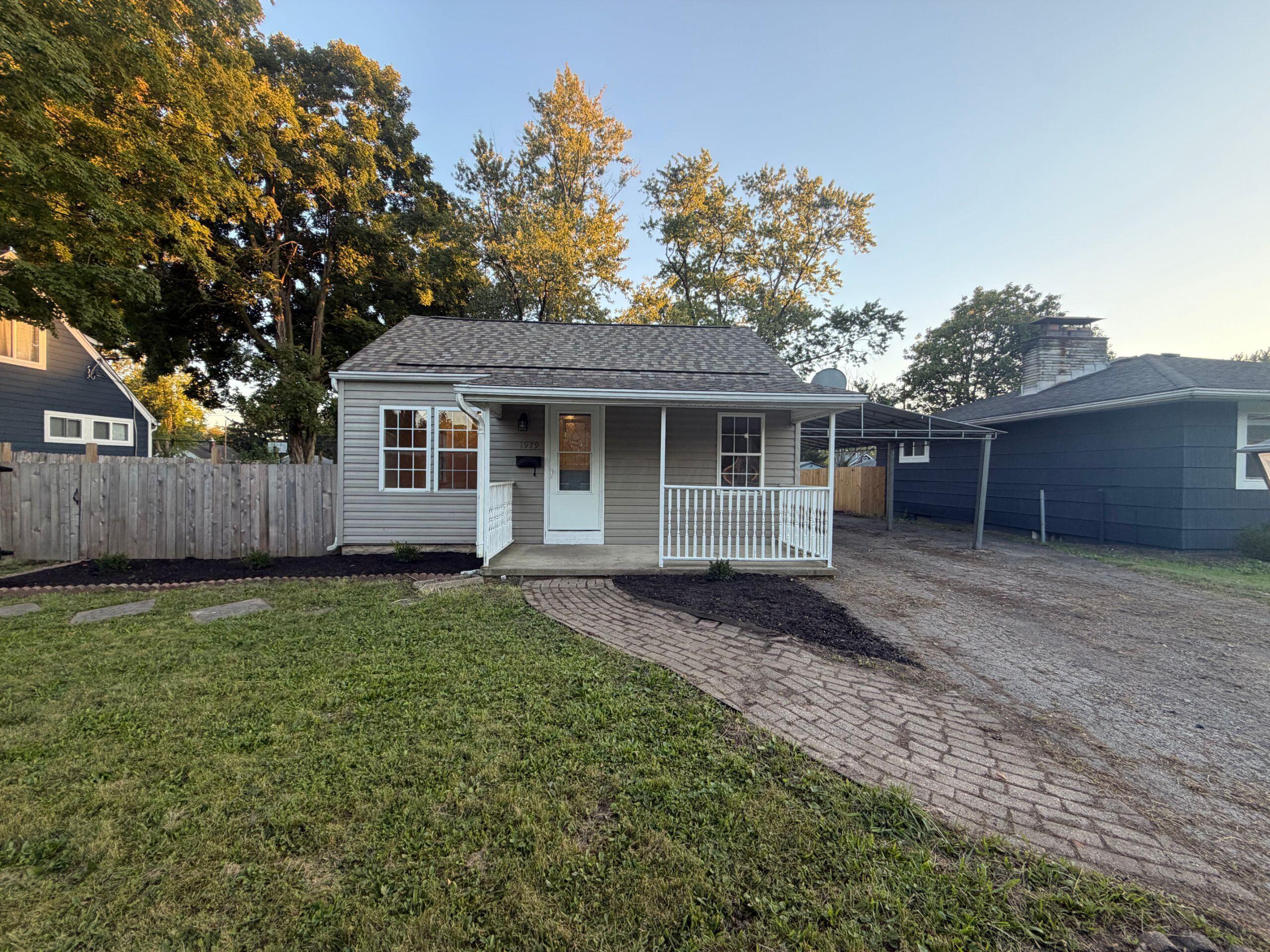 1979 E Cooke Road Property Photo 1