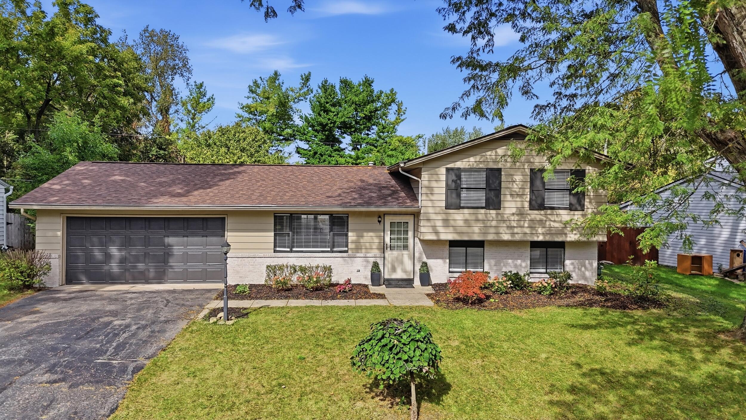6747 Merwin Road E Property Photo 3