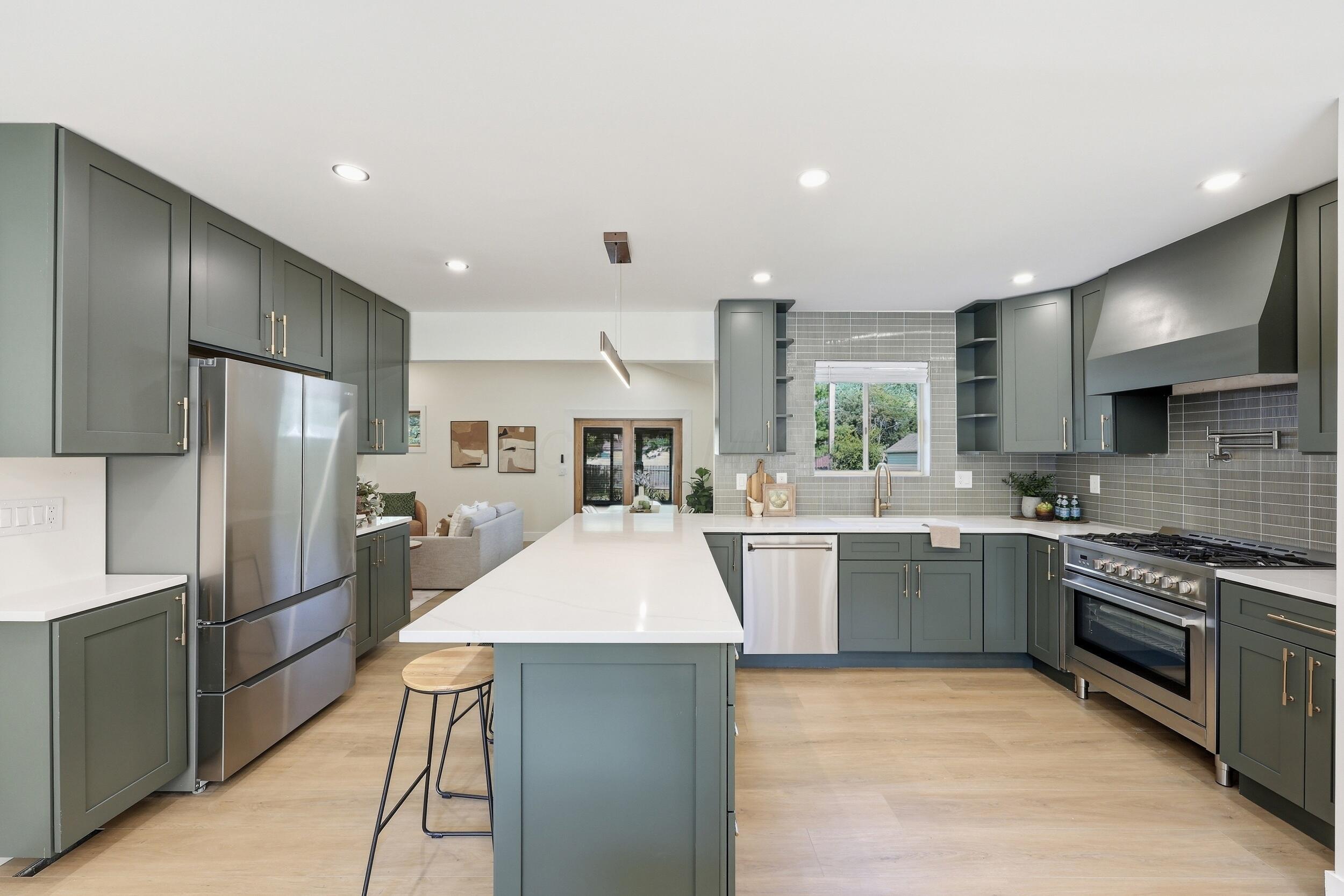6747 Merwin Road E Property Photo 11