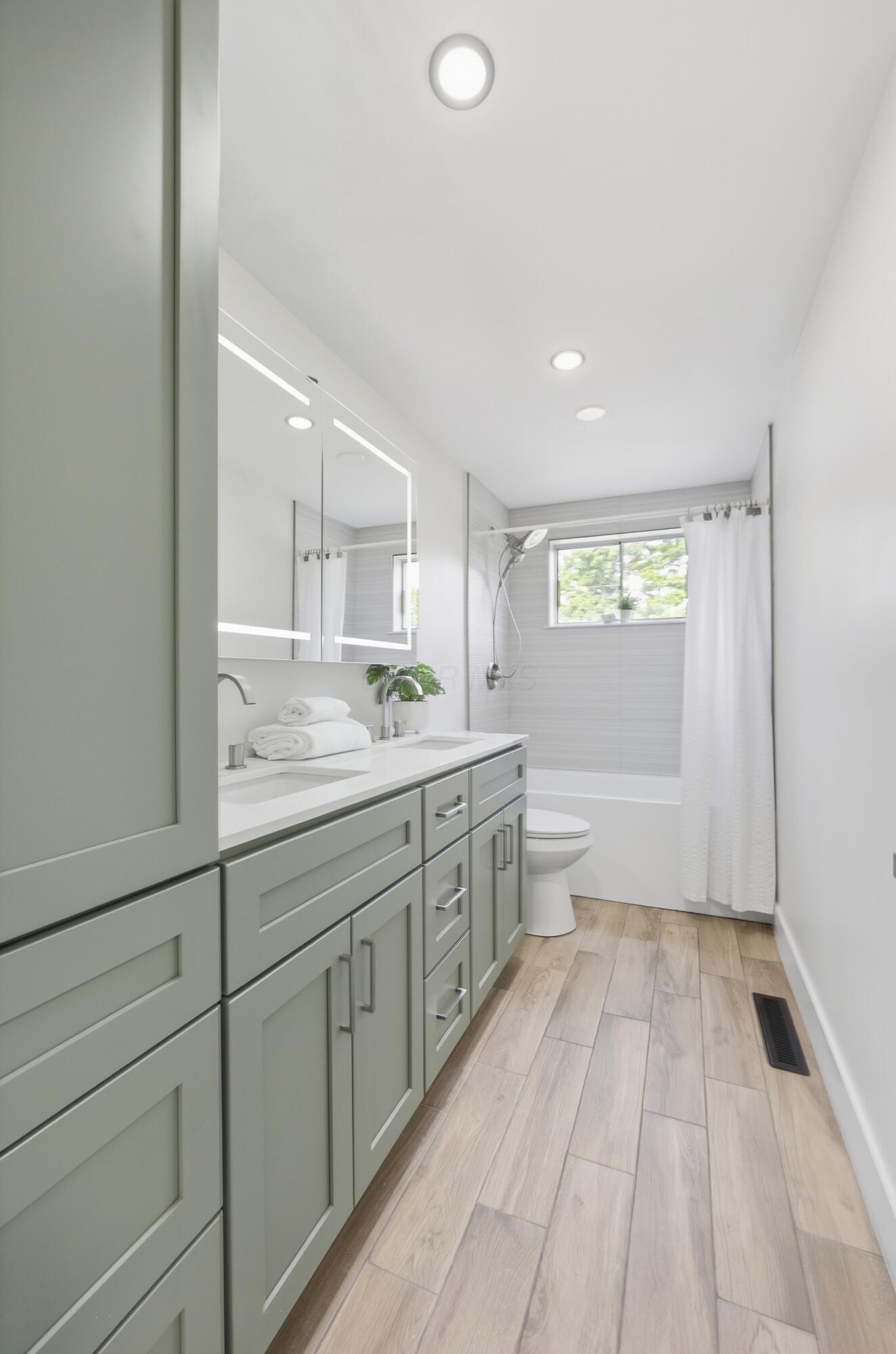 6747 Merwin Road E Property Photo 28