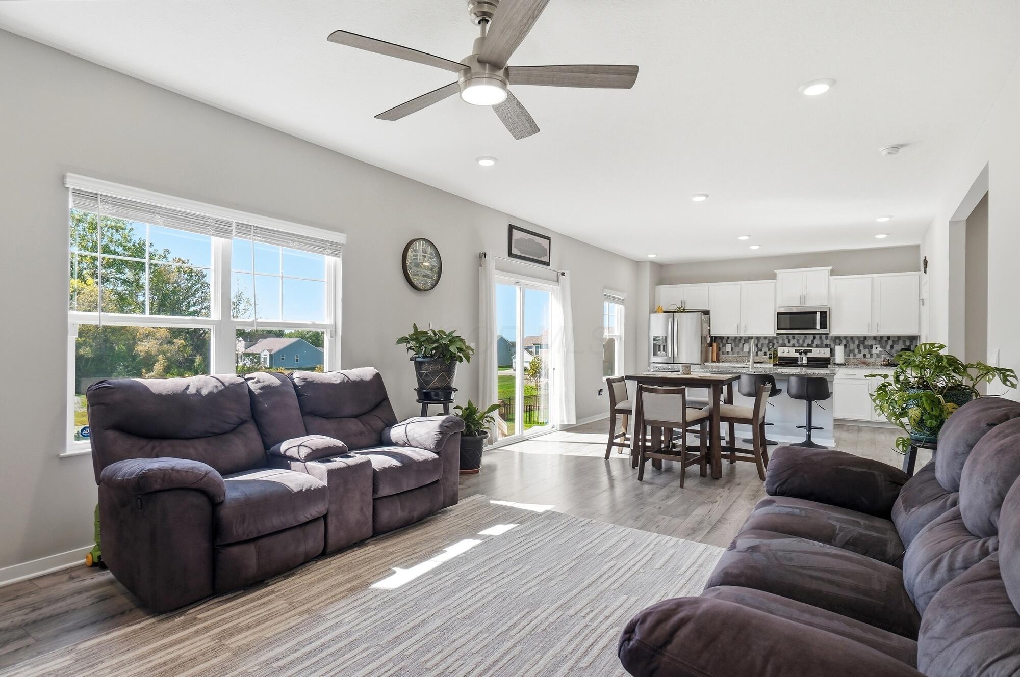 283 Sandburg Drive Property Photo 6