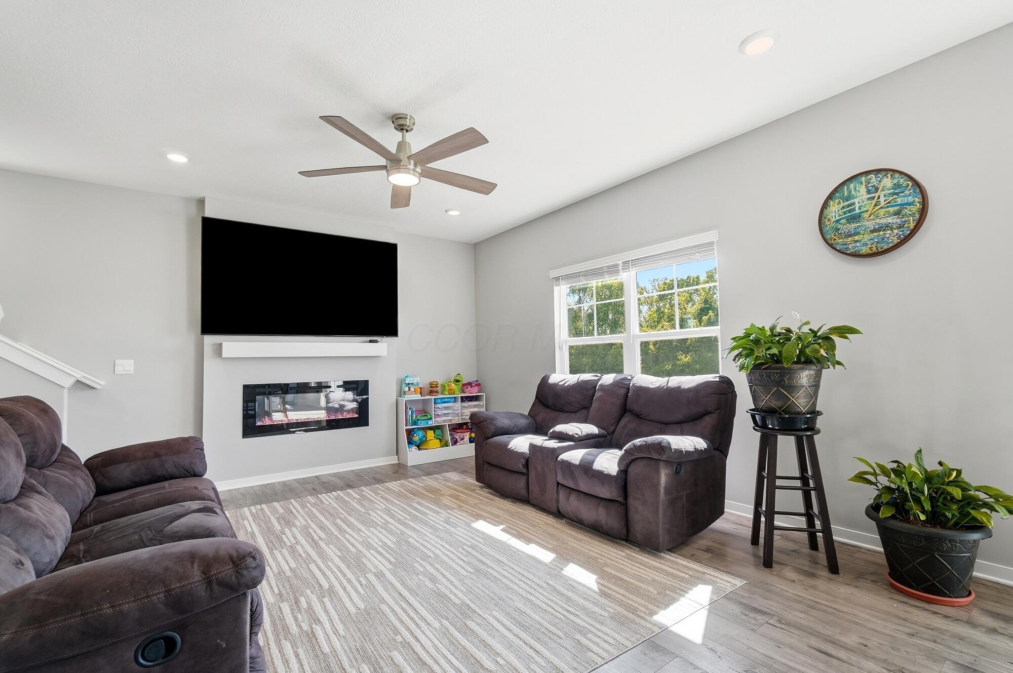 283 Sandburg Drive Property Photo 13