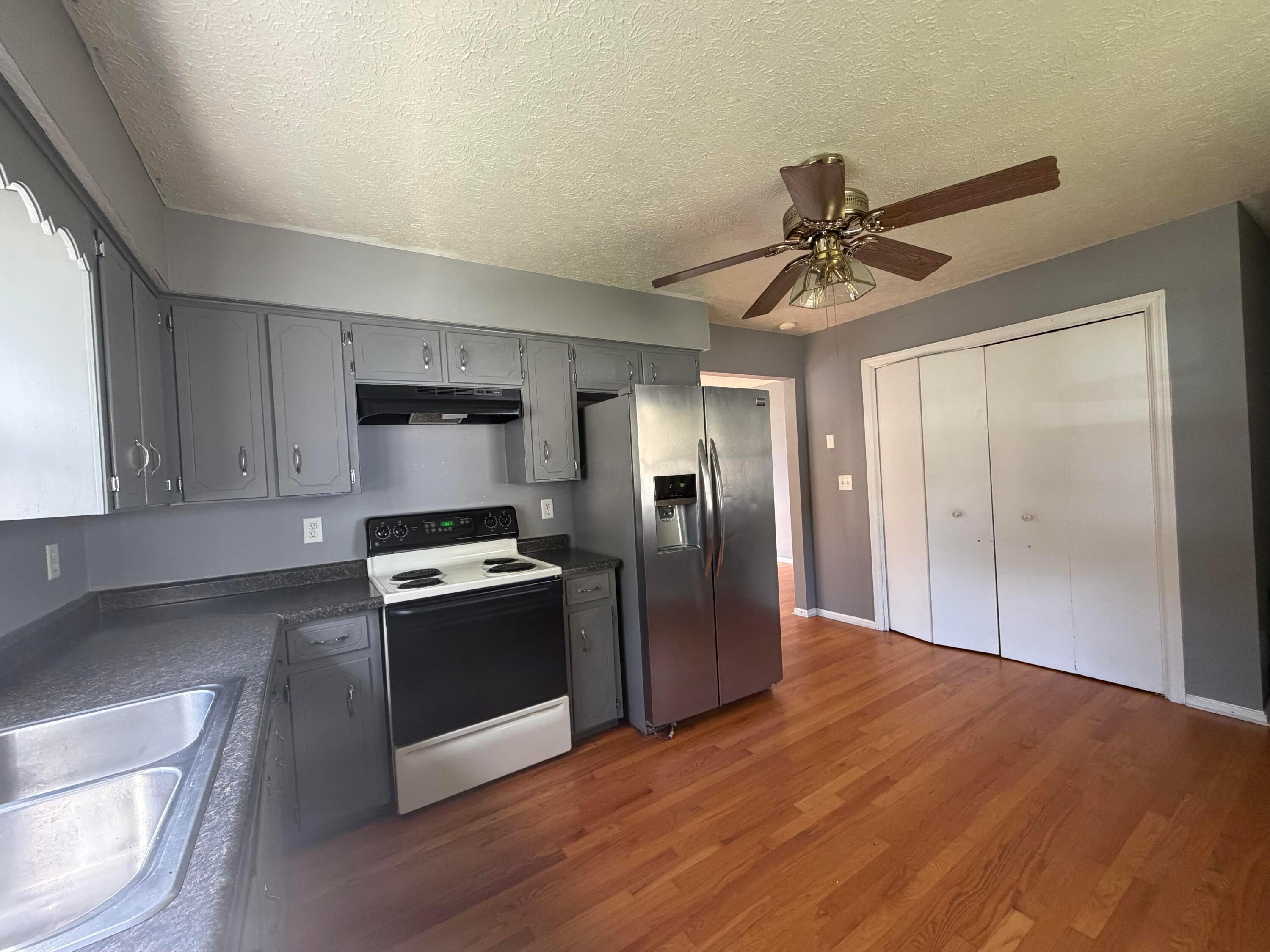 475 West Street Property Photo 8