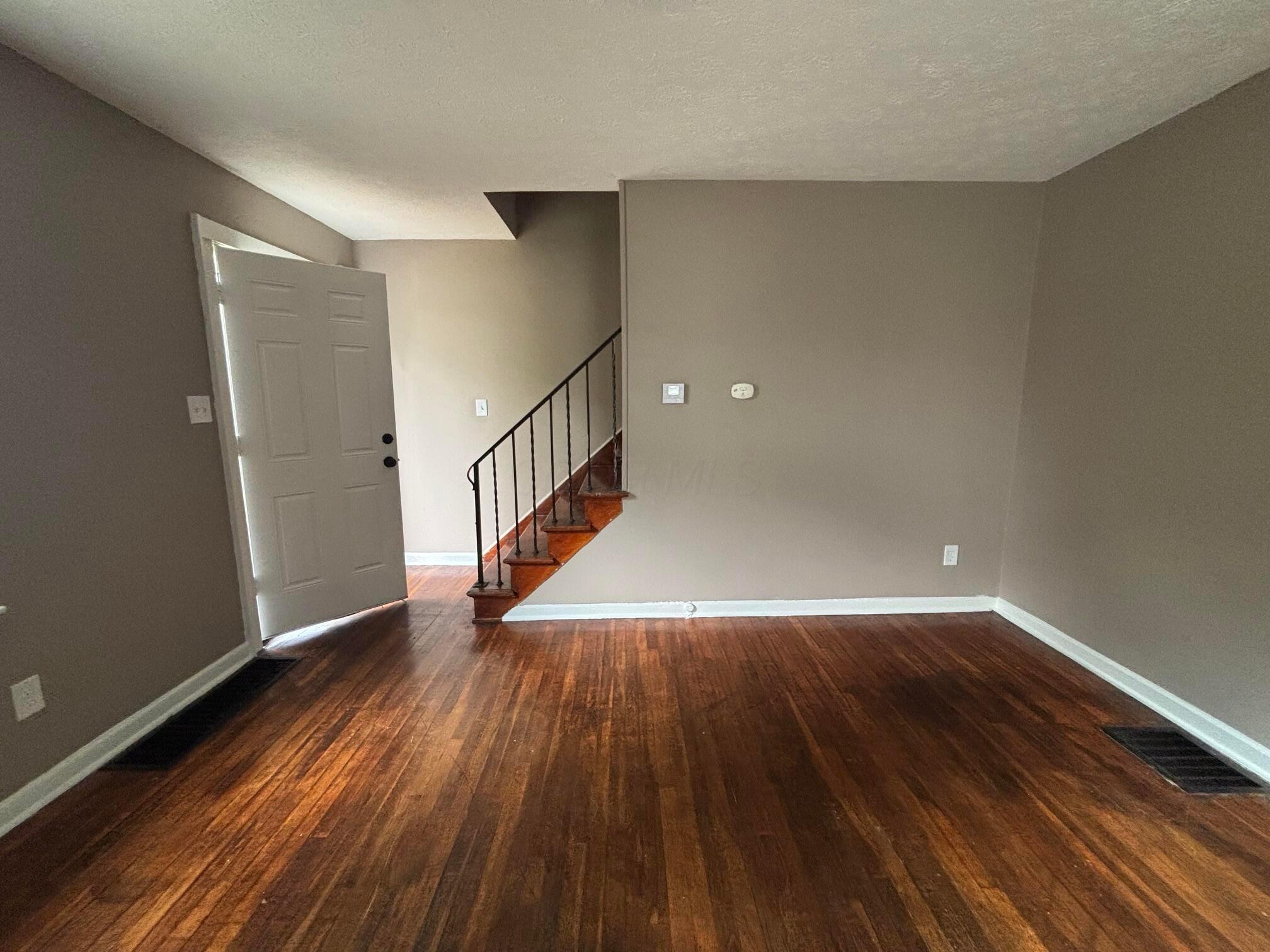 844 S Harris Avenue Property Photo 1
