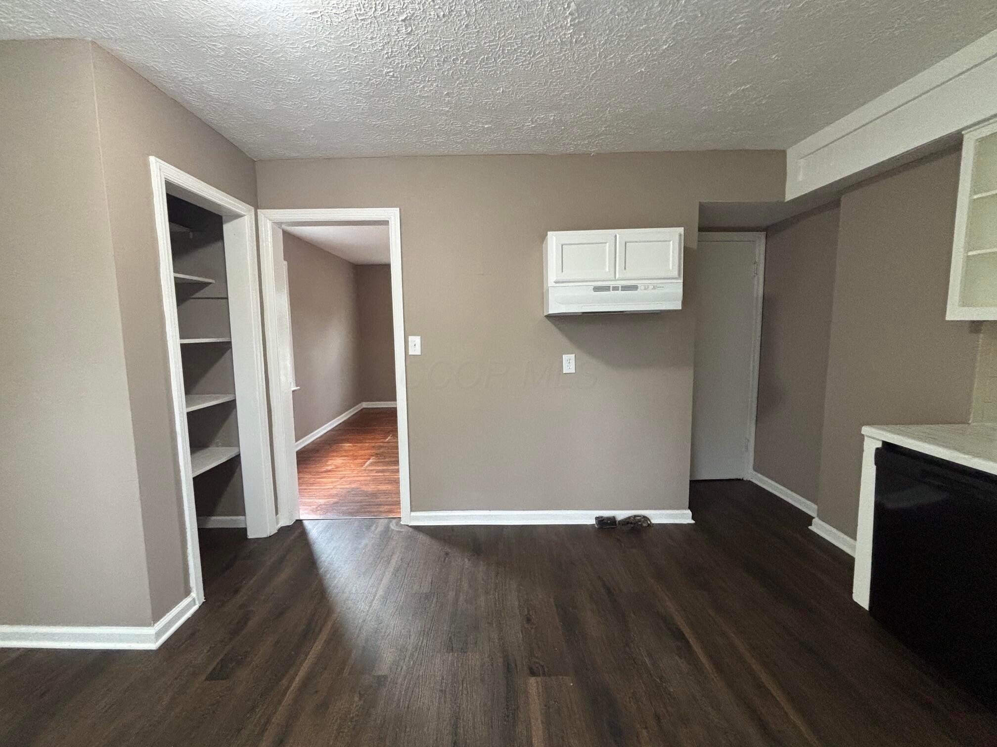 844 S Harris Avenue Property Photo 4