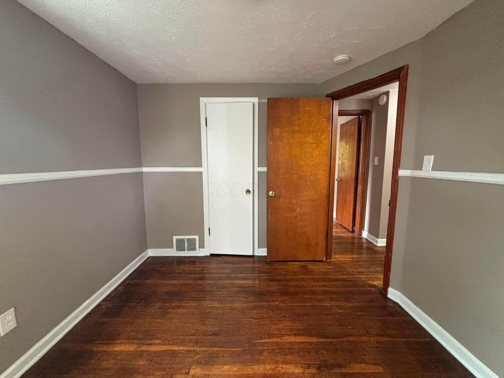 844 S Harris Avenue Property Photo 5