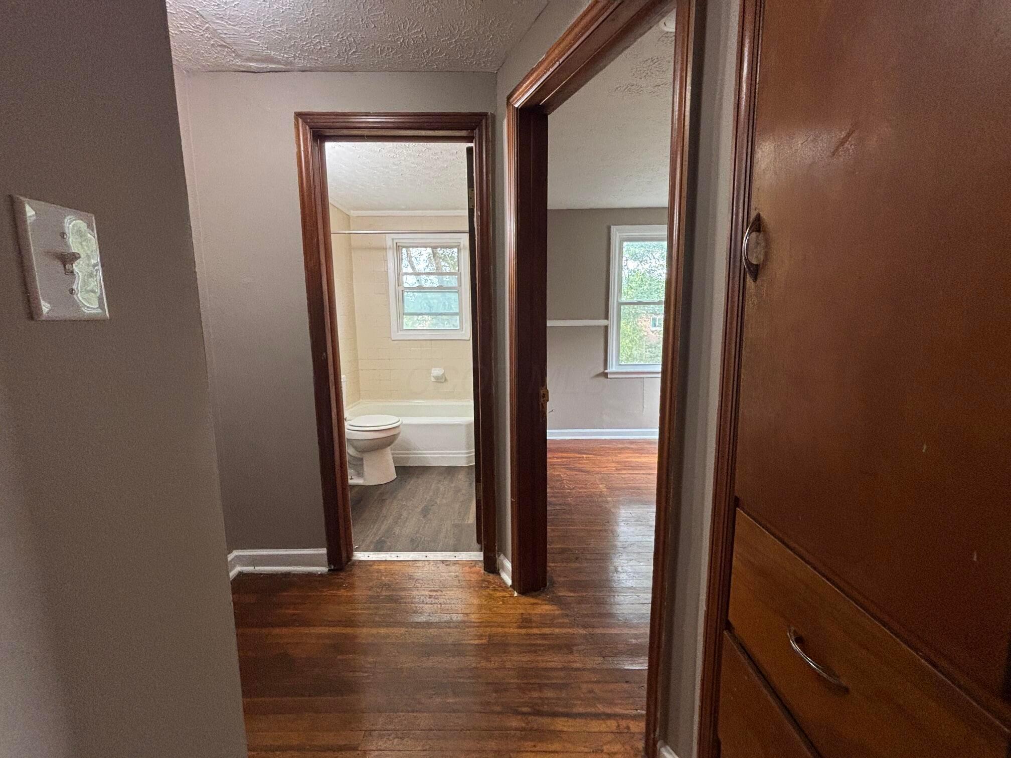 844 S Harris Avenue Property Photo 7