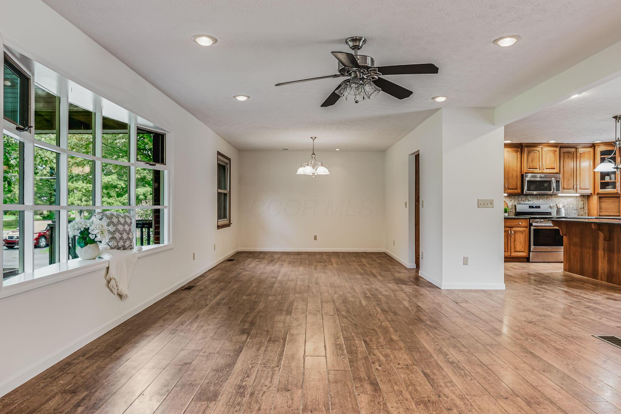 8835 Thomas Lane Property Photo 17