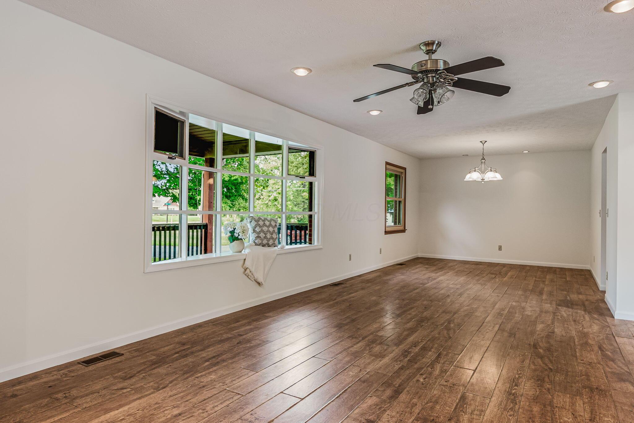 8835 Thomas Lane Property Photo 18
