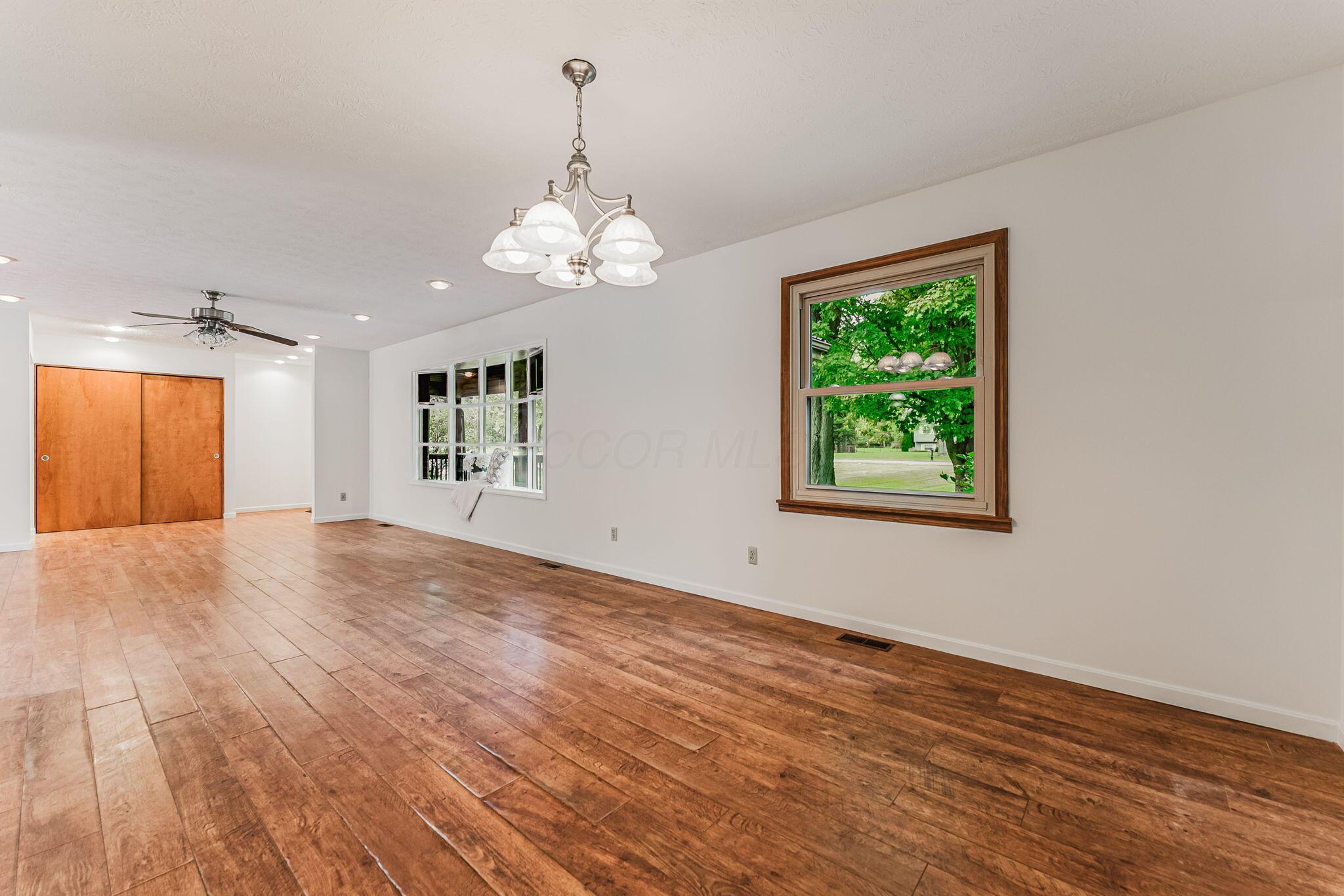 8835 Thomas Lane Property Photo 24