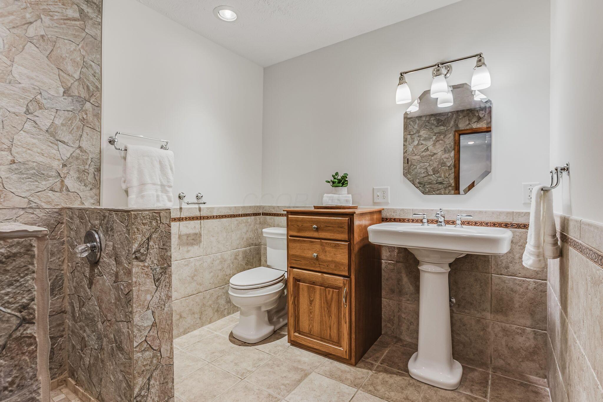 8835 Thomas Lane Property Photo 40