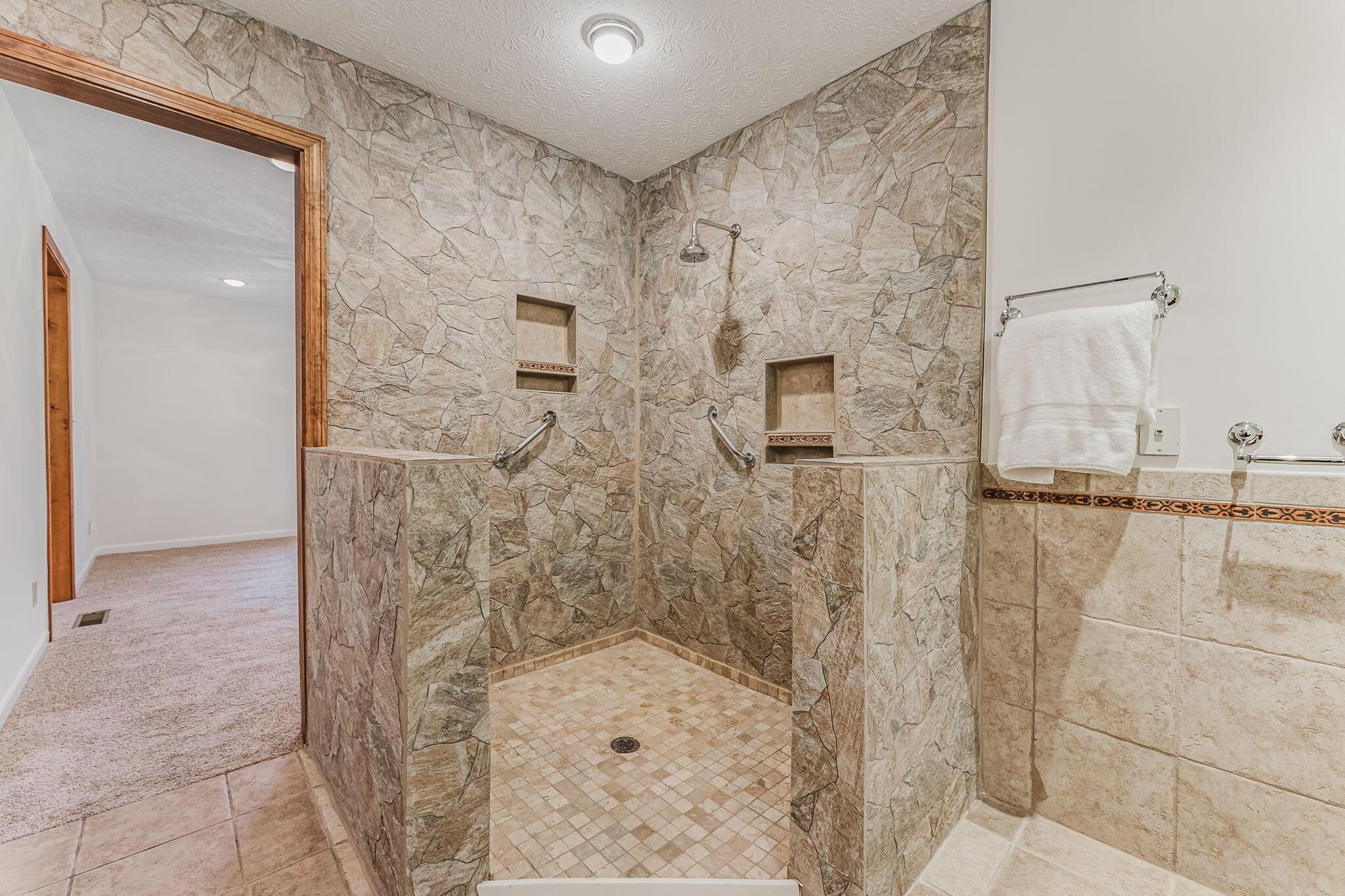 8835 Thomas Lane Property Photo 41