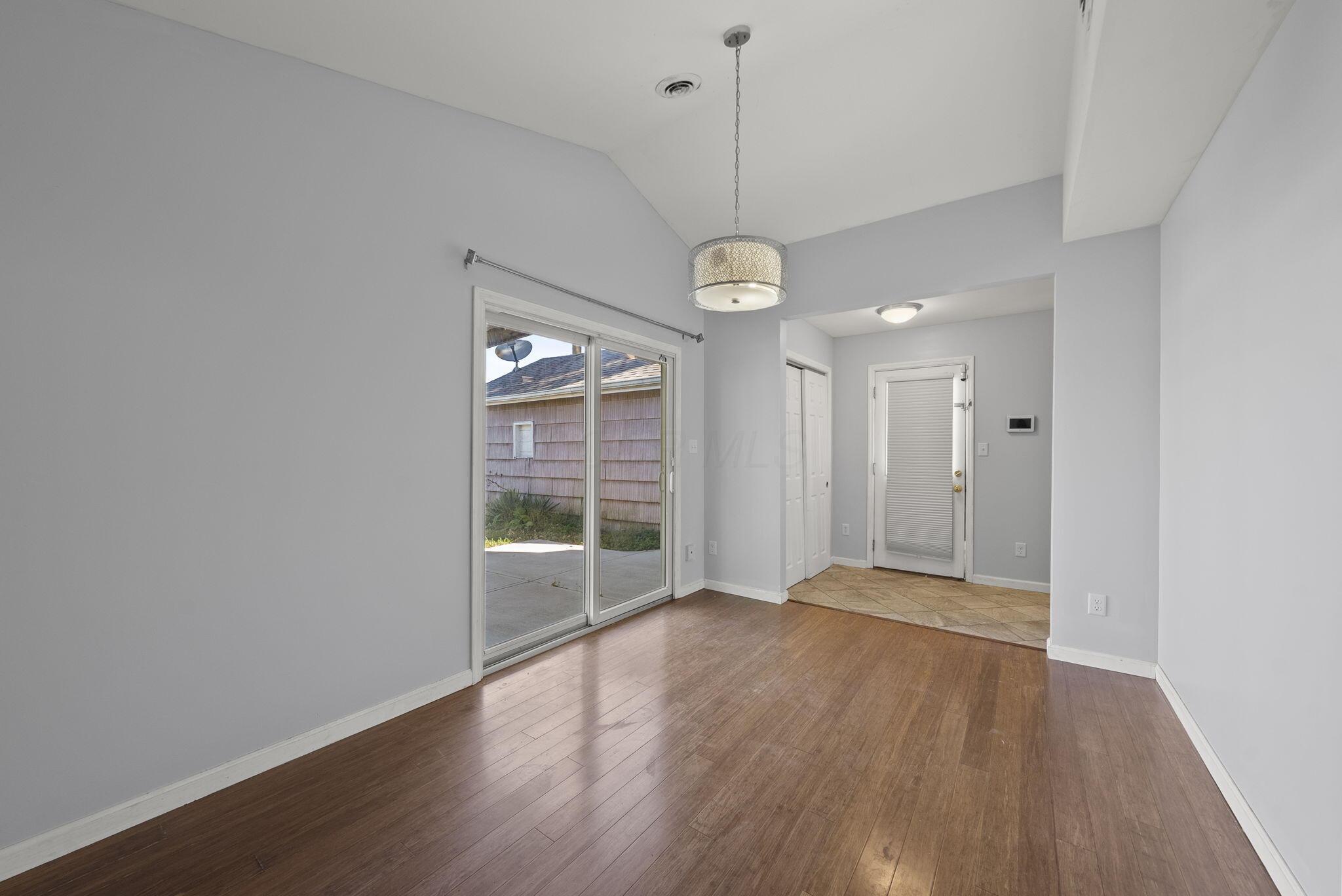 284 Madison Drive N Property Photo 12