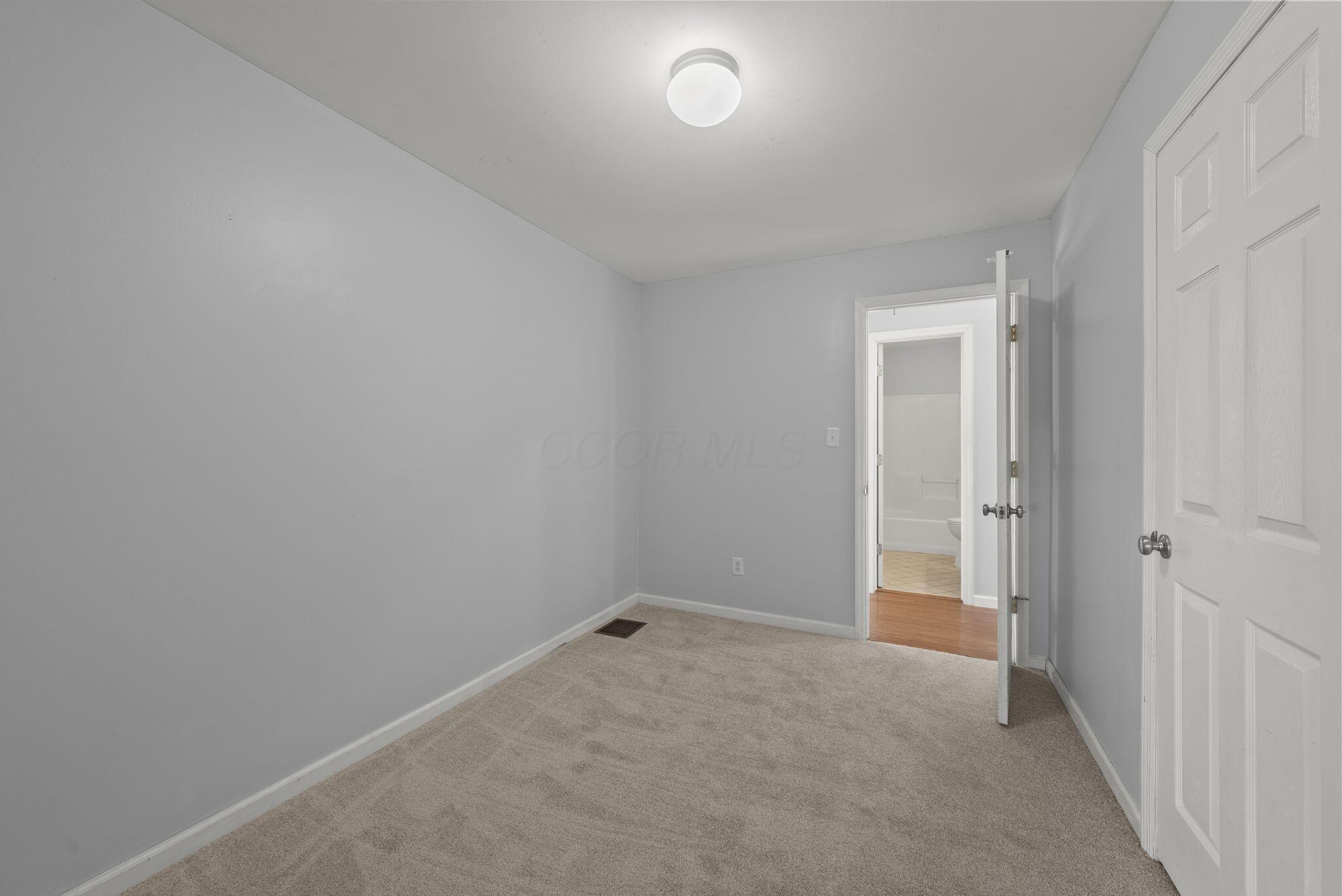 284 Madison Drive N Property Photo 14
