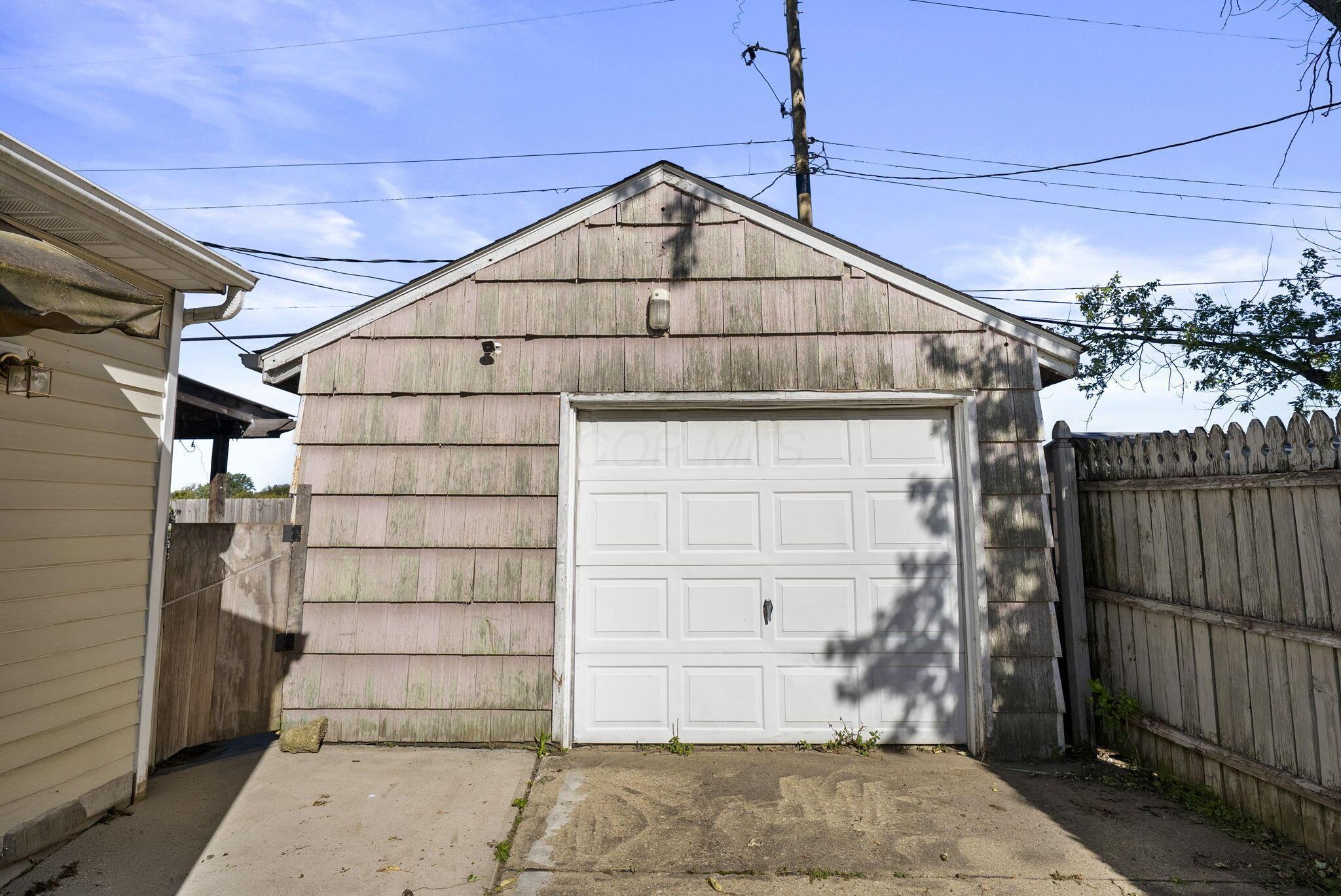 284 Madison Drive N Property Photo 22