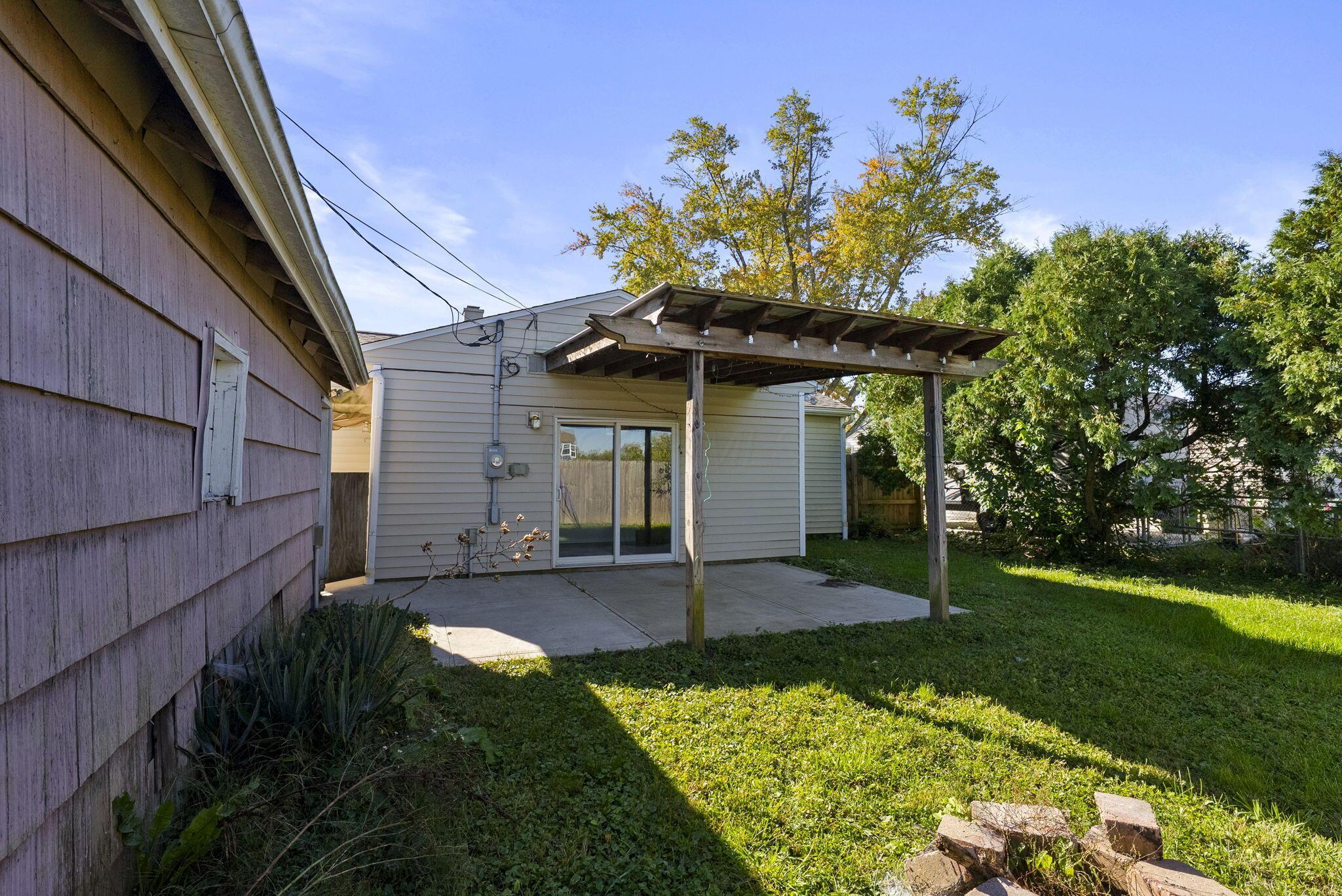 284 Madison Drive N Property Photo 23